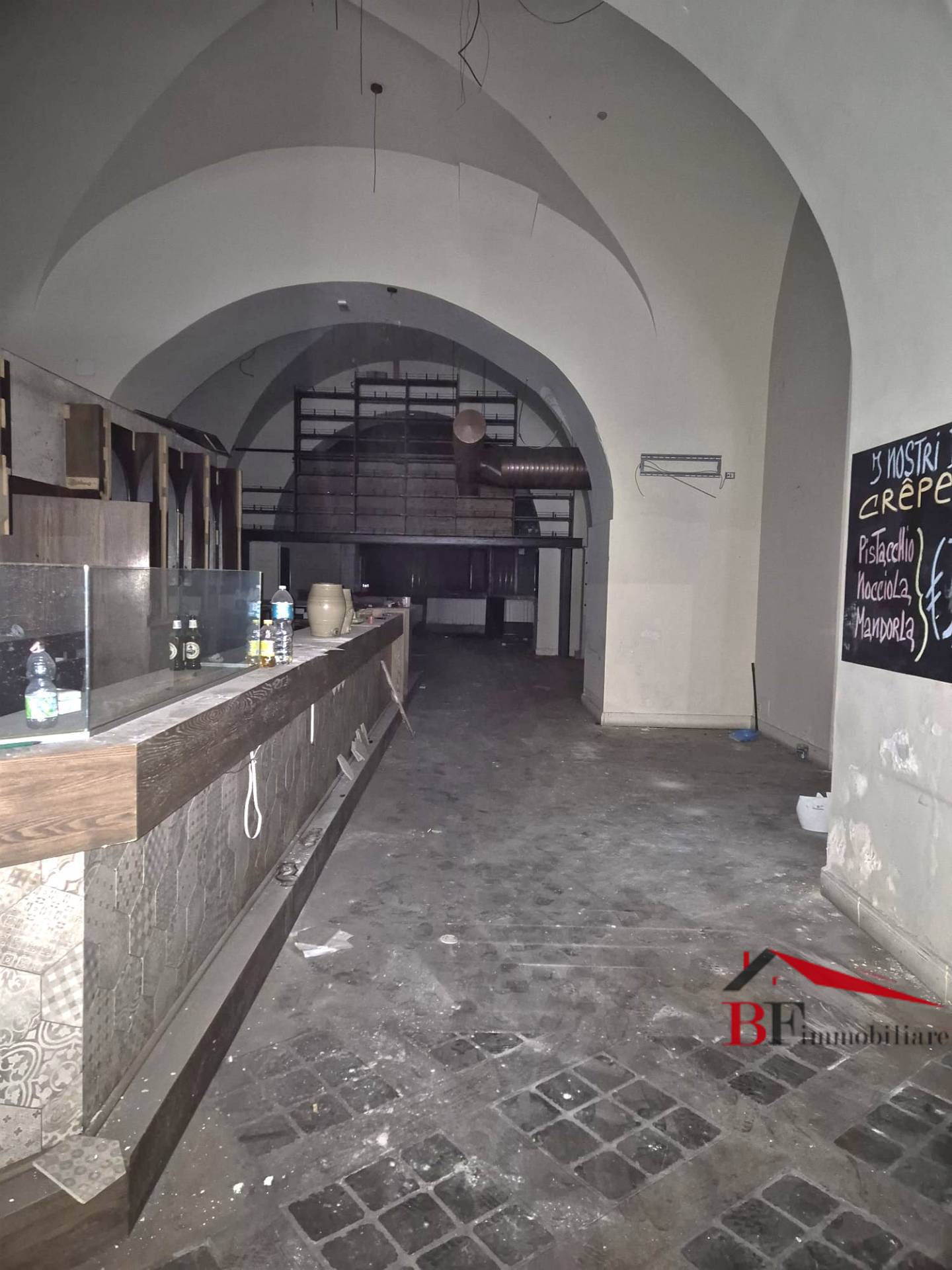 Locale commerciale in vendita a Catania, Zona di prestigio