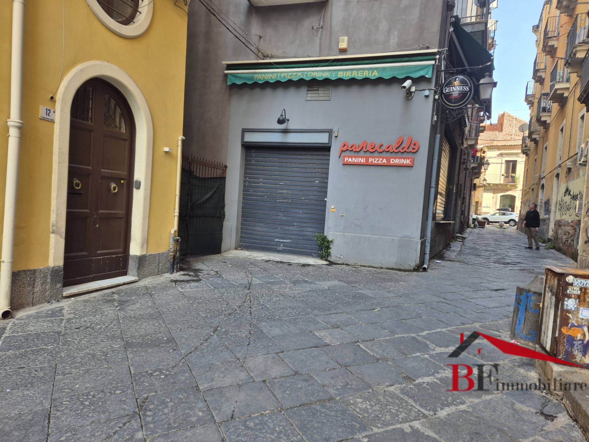 Locale commerciale in vendita a Catania, Zona di prestigio