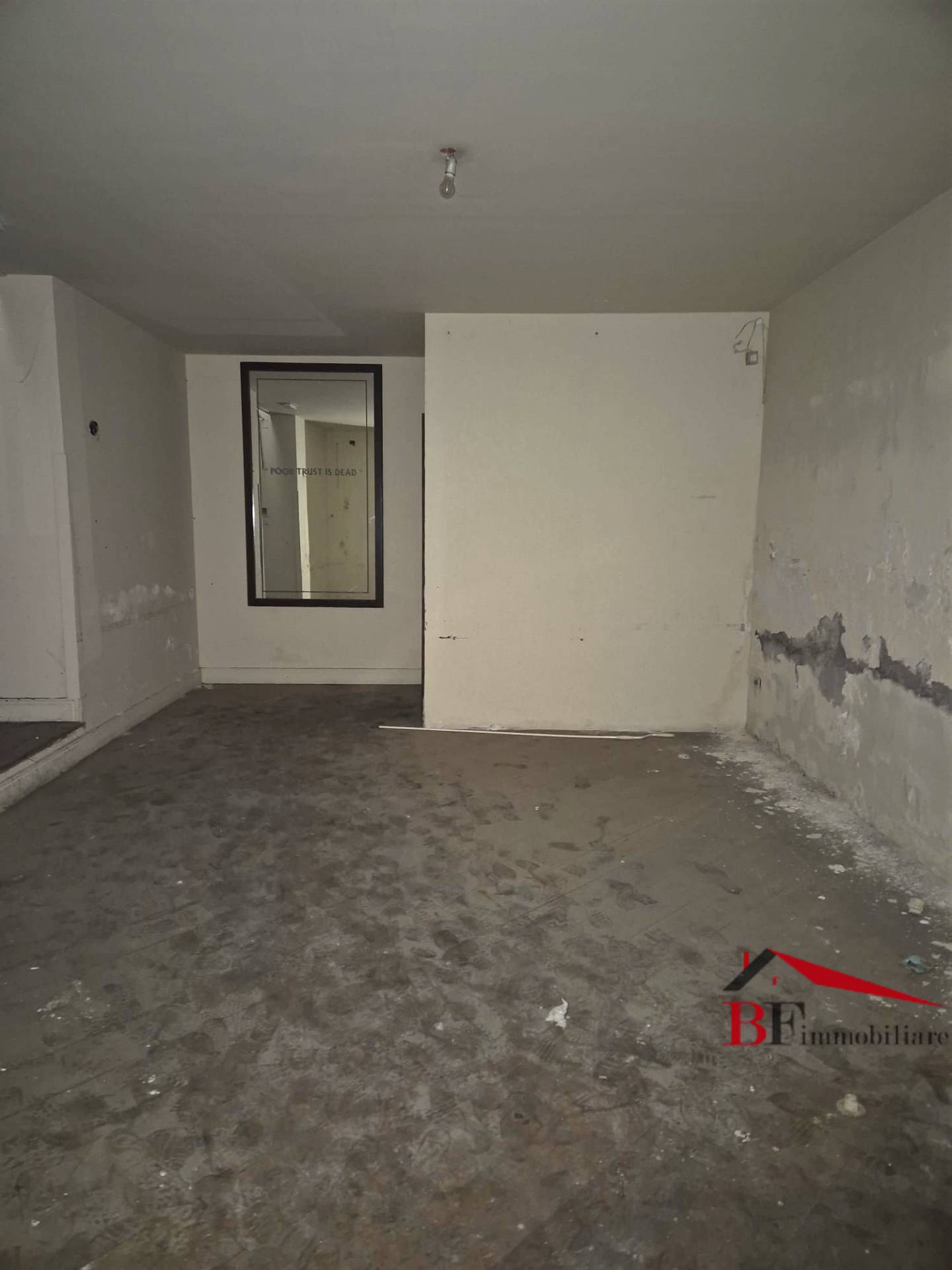 Locale commerciale in vendita a Catania, Zona di prestigio