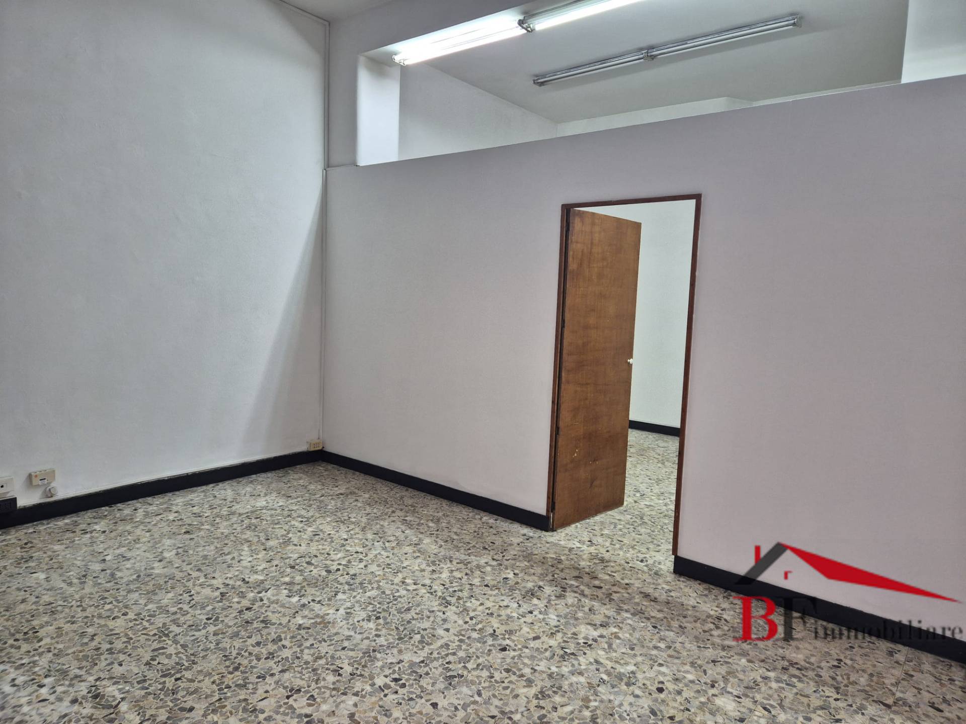 Locale commerciale in affitto a Catania, C.so Italia - via Leopardi