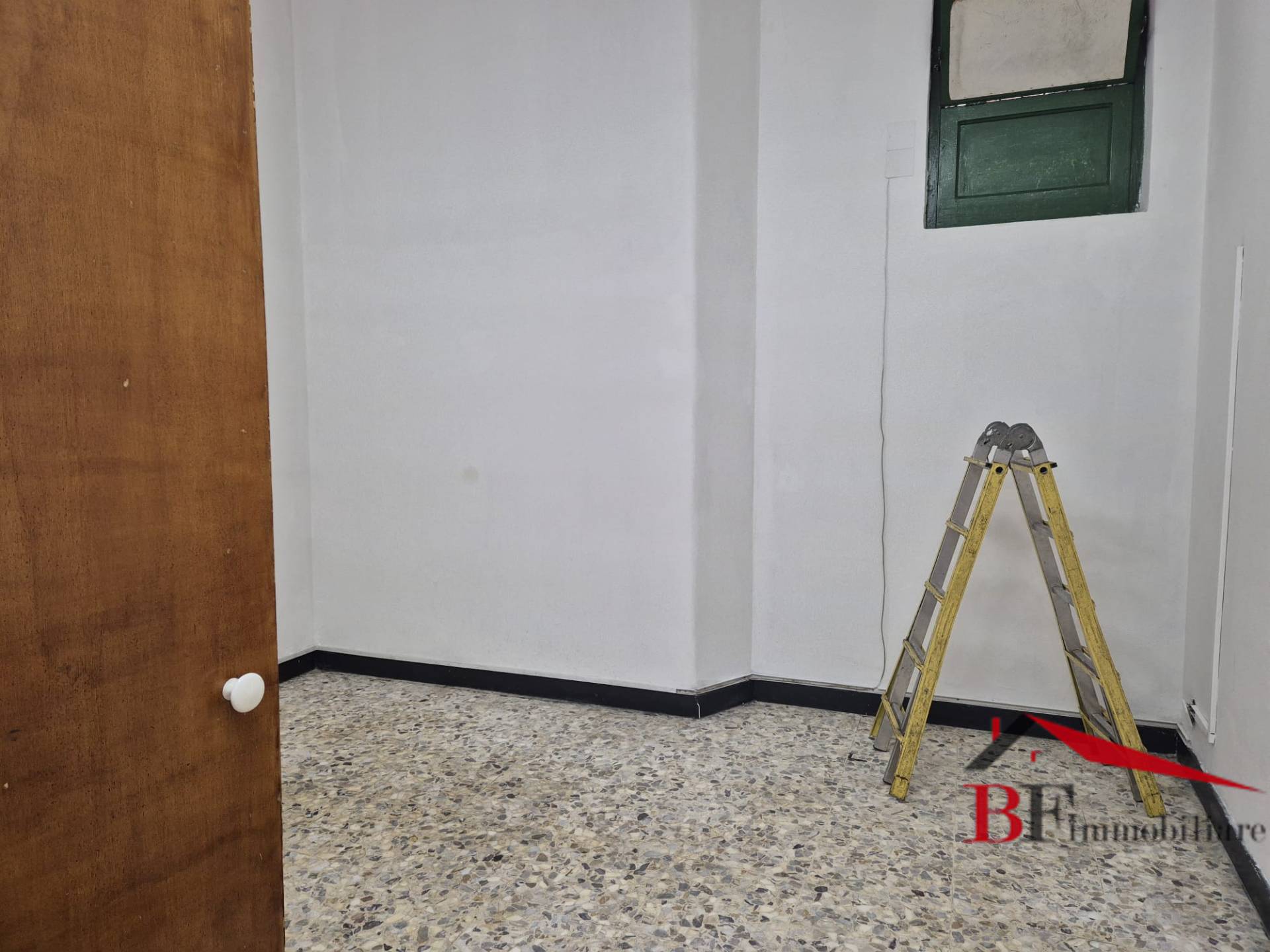 Locale commerciale in affitto a Catania, C.so Italia - via Leopardi