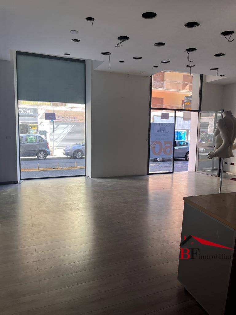 Attivit commerciale in affitto a Catania, C.so Italia - via Leopardi
