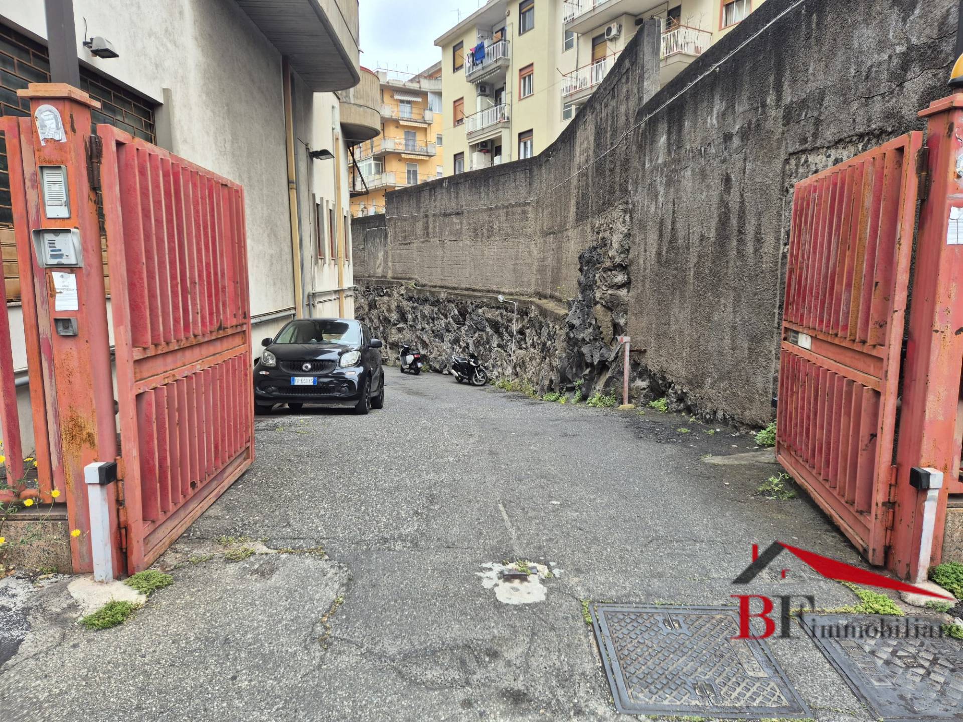 Box o garage in vendita a Catania, C.so Italia - via Leopardi