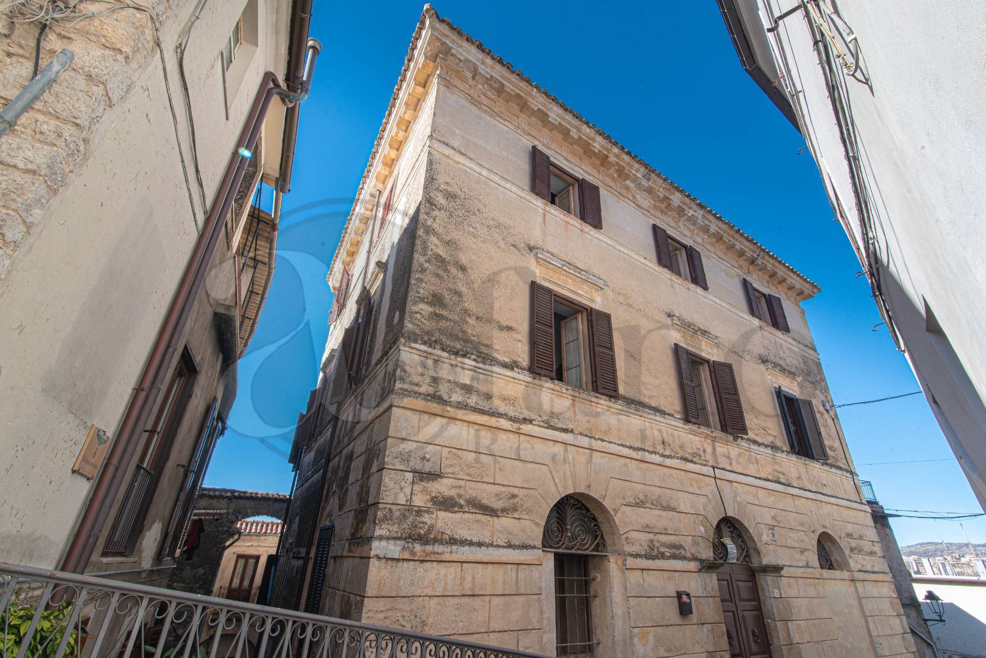 Stabile/Palazzo in vendita a Trivigliano