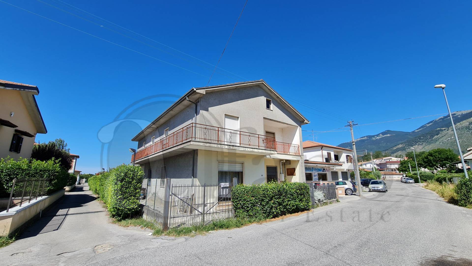 Casa indipendente con terrazzo a Sora