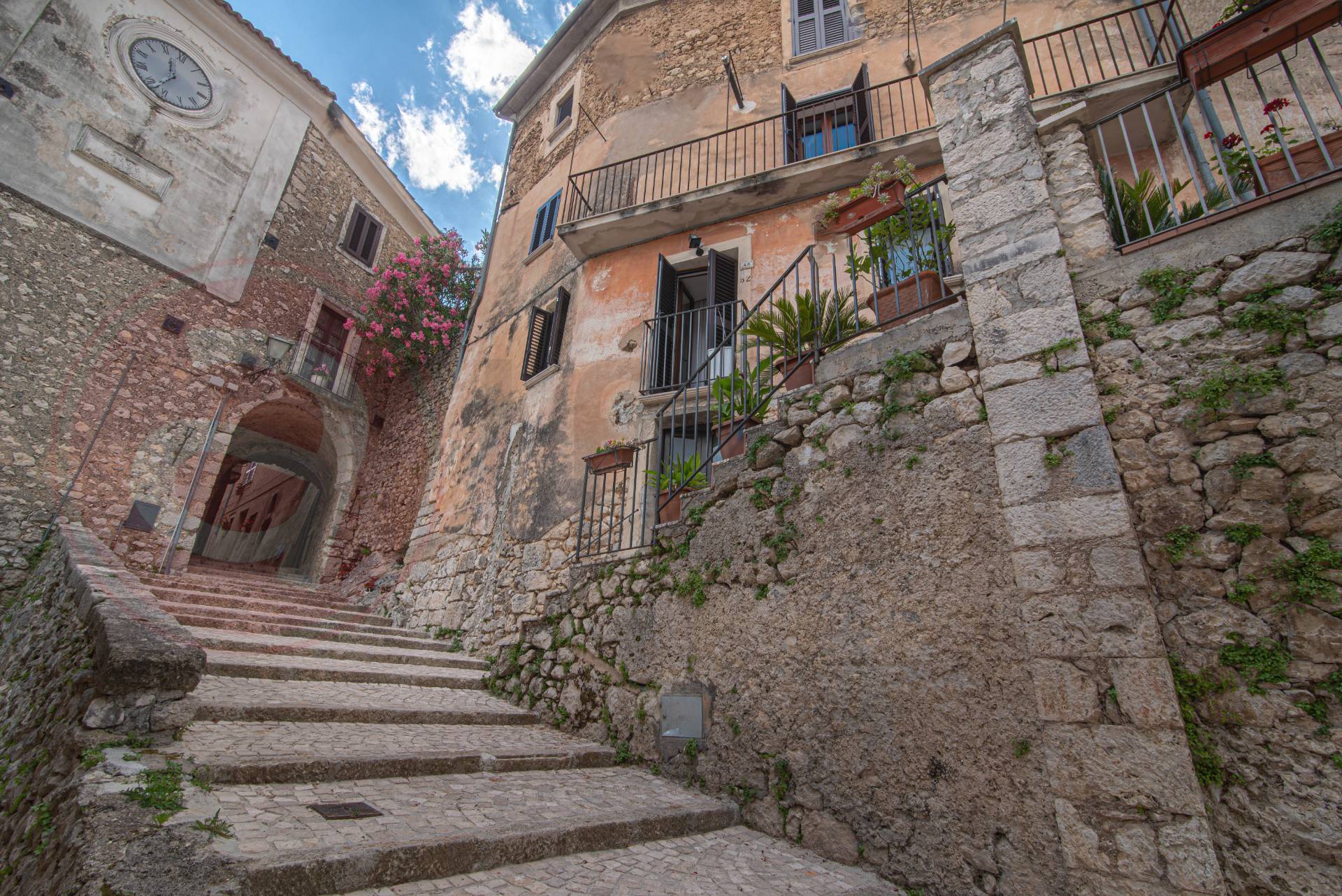 Stabile/Palazzo in vendita a San Donato Val di Comino