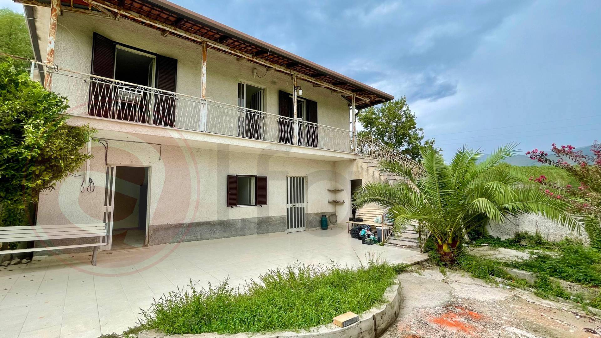 Casa indipendente con terrazzo a Sant'Andrea del Garigliano