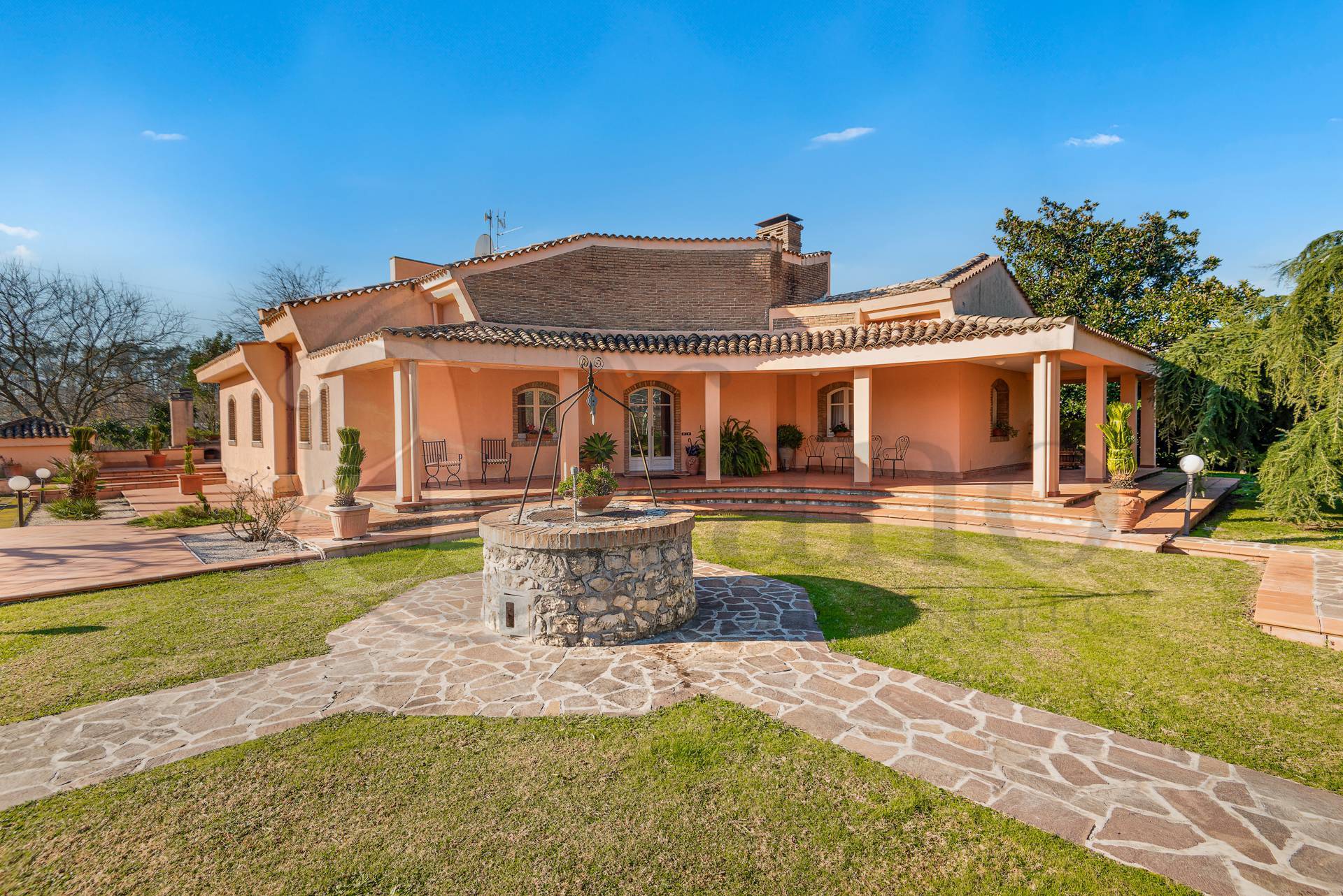 Villa con terrazzo a Cassino