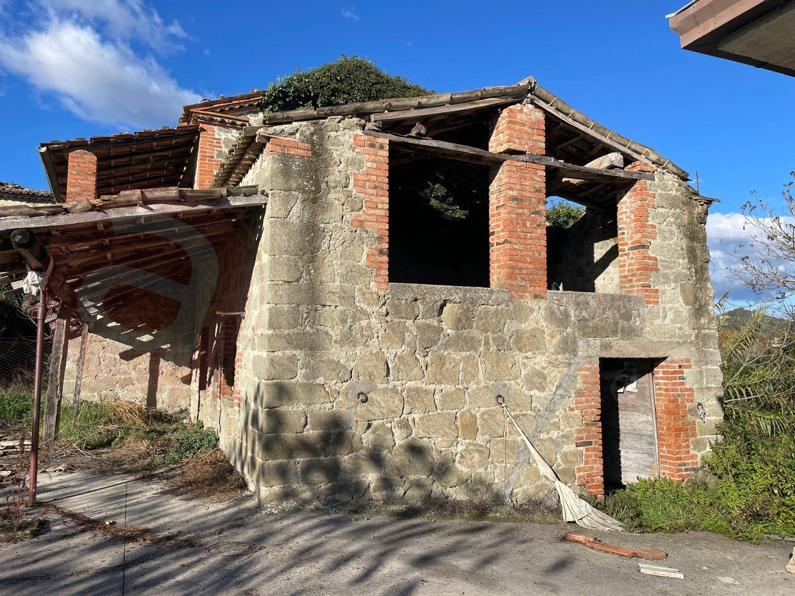 Casale di campagna in vendita a Ripi