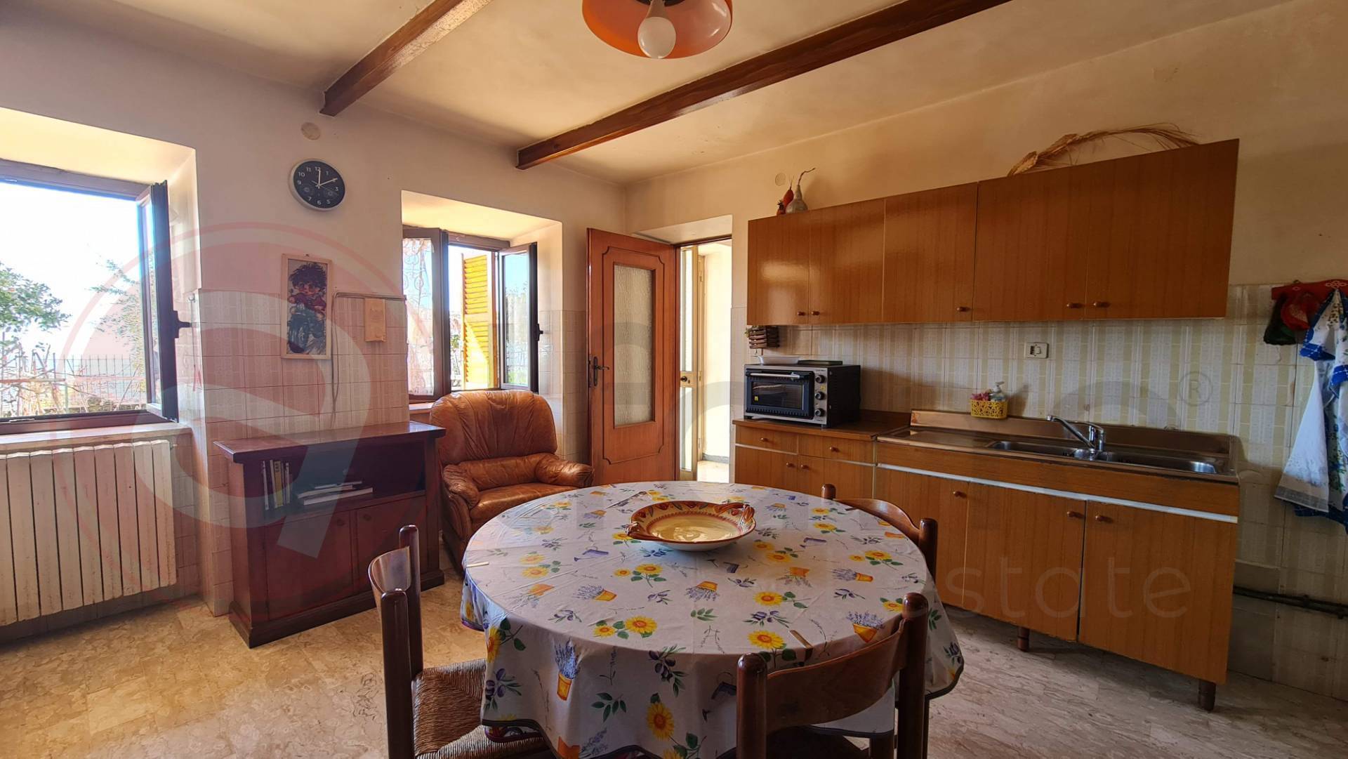 Casale di campagna in vendita a Cervaro