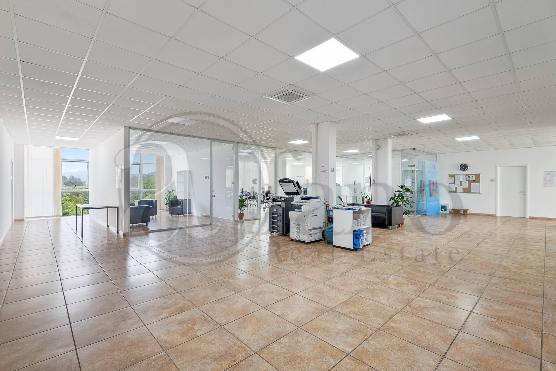 Locale commerciale in vendita a Pignataro Interamna