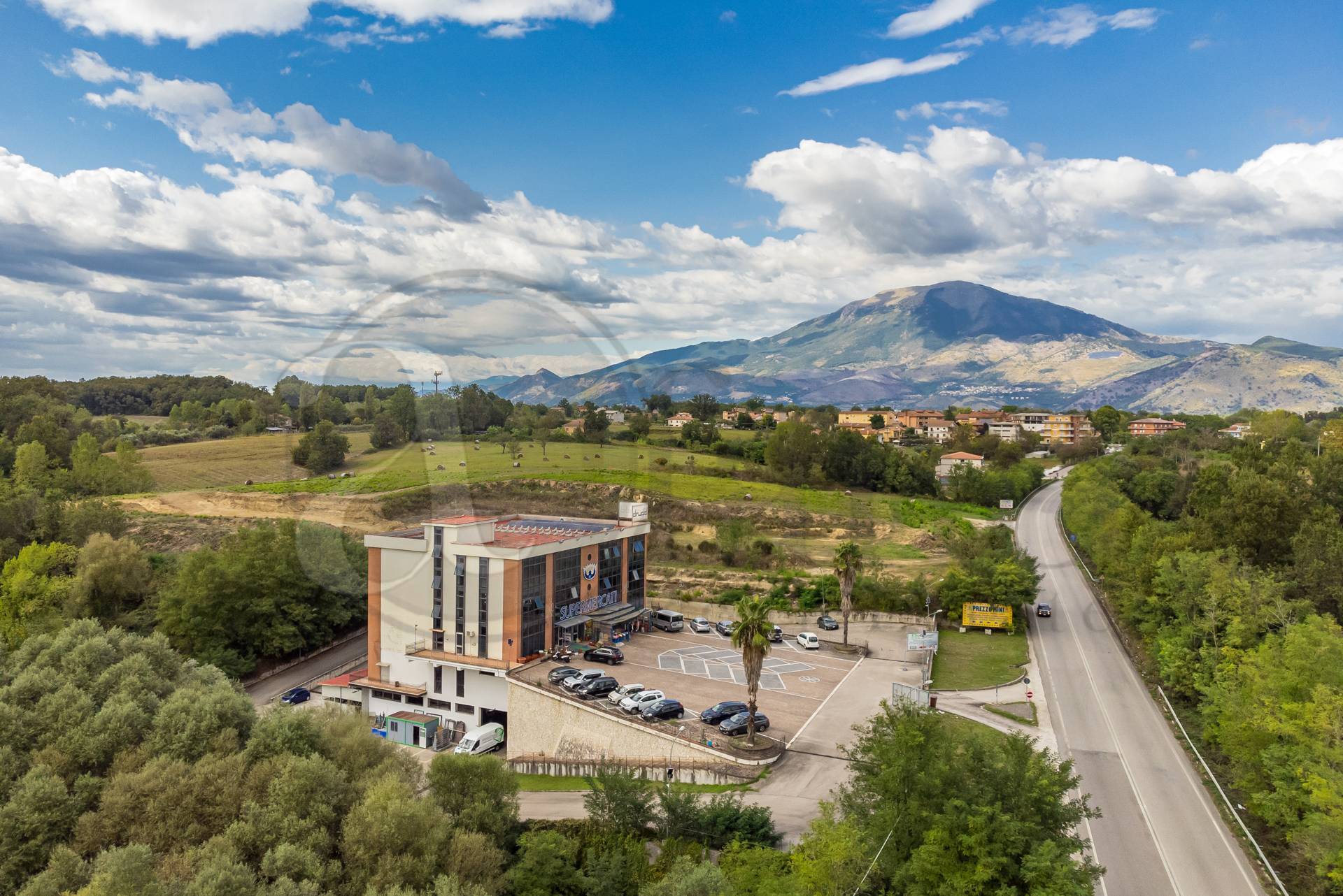 Locale commerciale in vendita a Pignataro Interamna