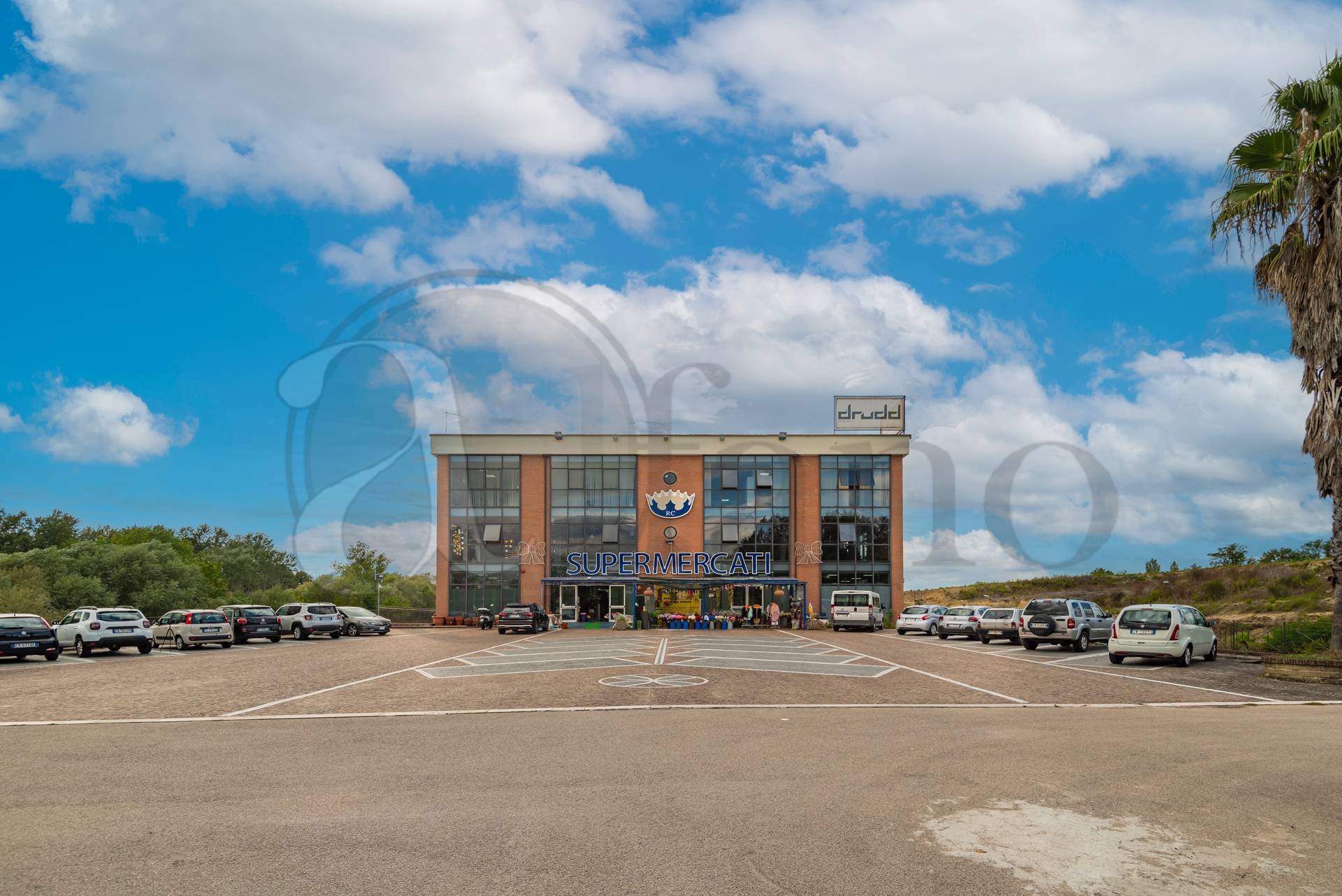 Locale commerciale in vendita a Pignataro Interamna