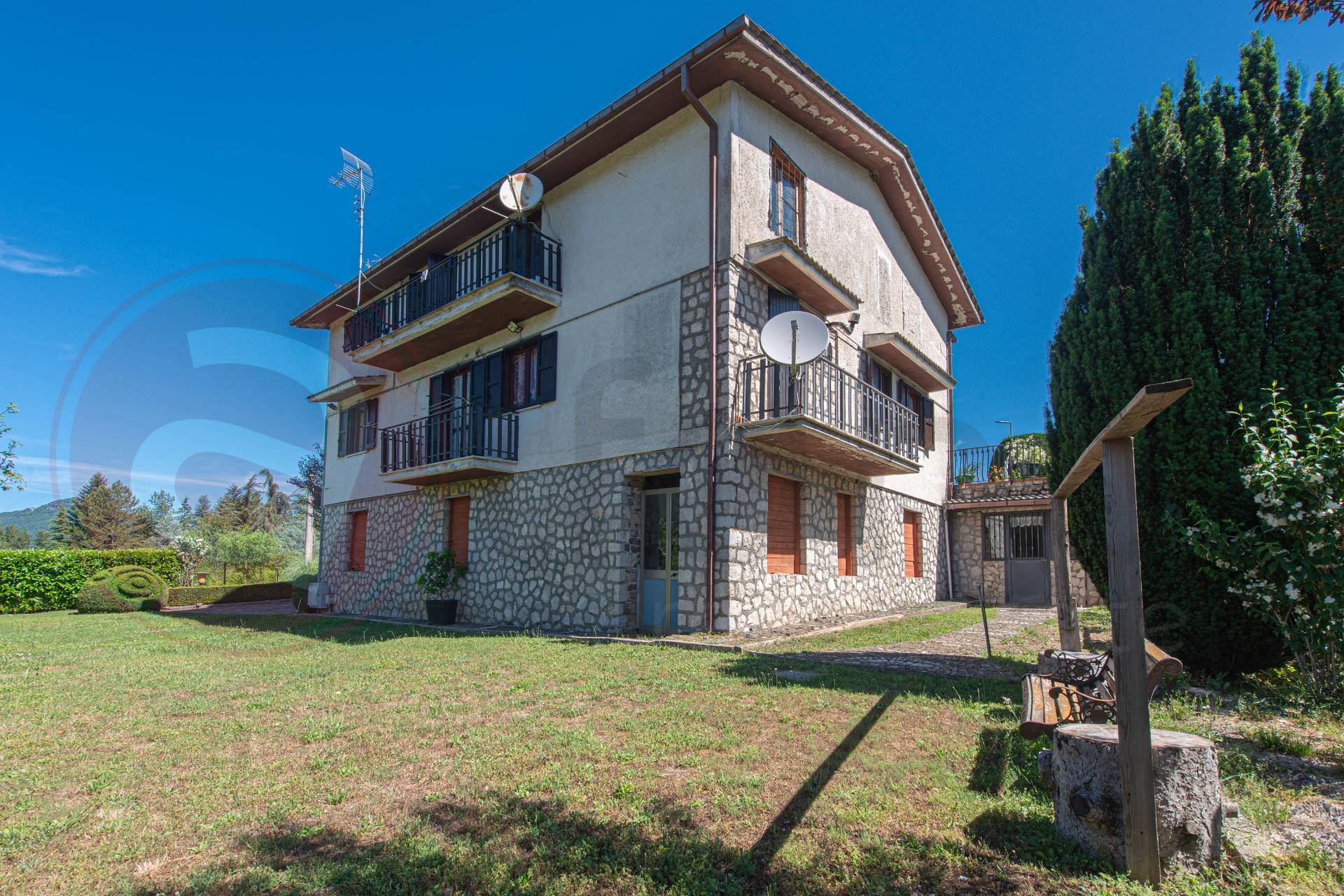 Casa indipendente in vendita a Trevi nel Lazio, Altipiani di Arcinazzo