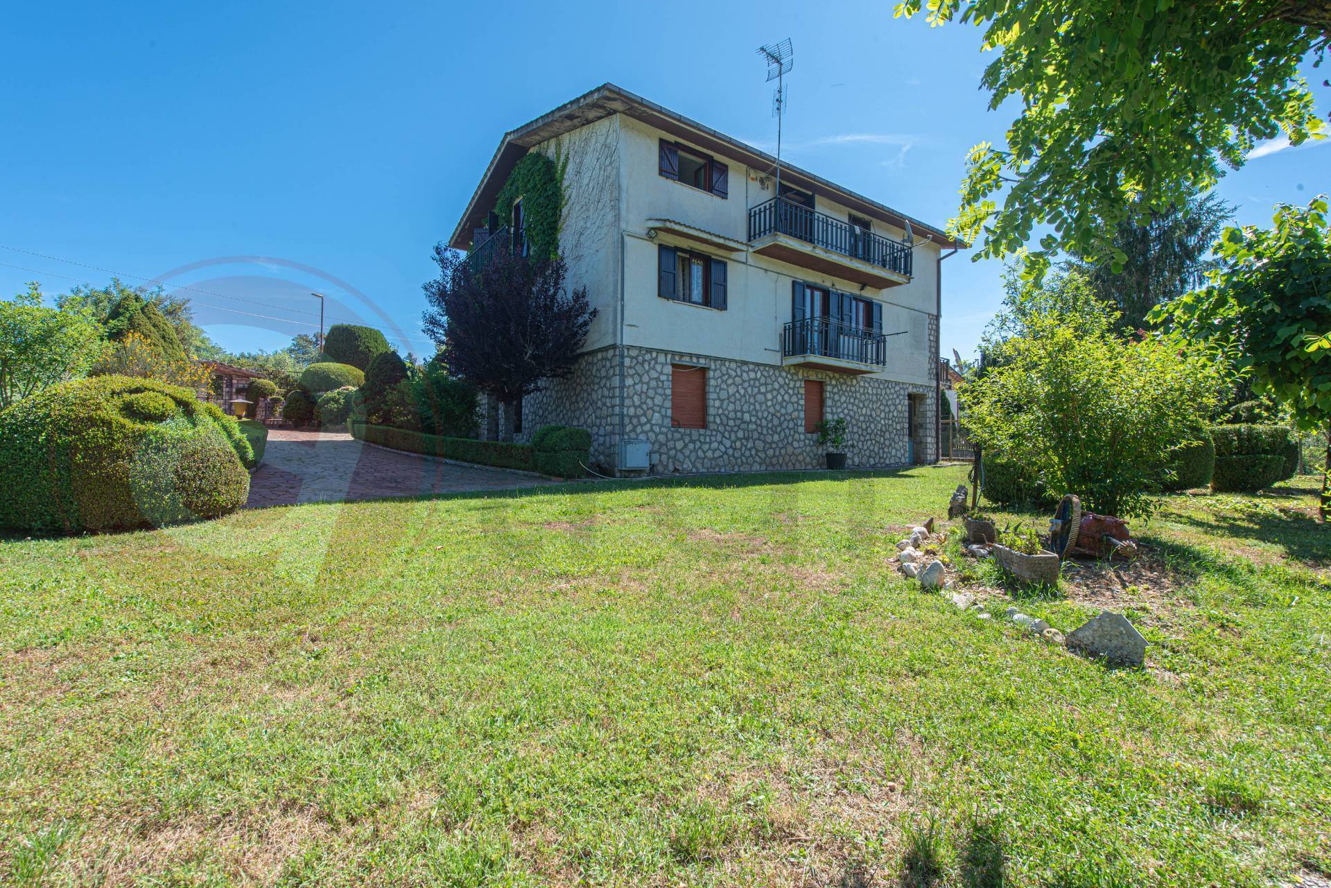 Casa indipendente in vendita a Trevi nel Lazio, Altipiani di Arcinazzo
