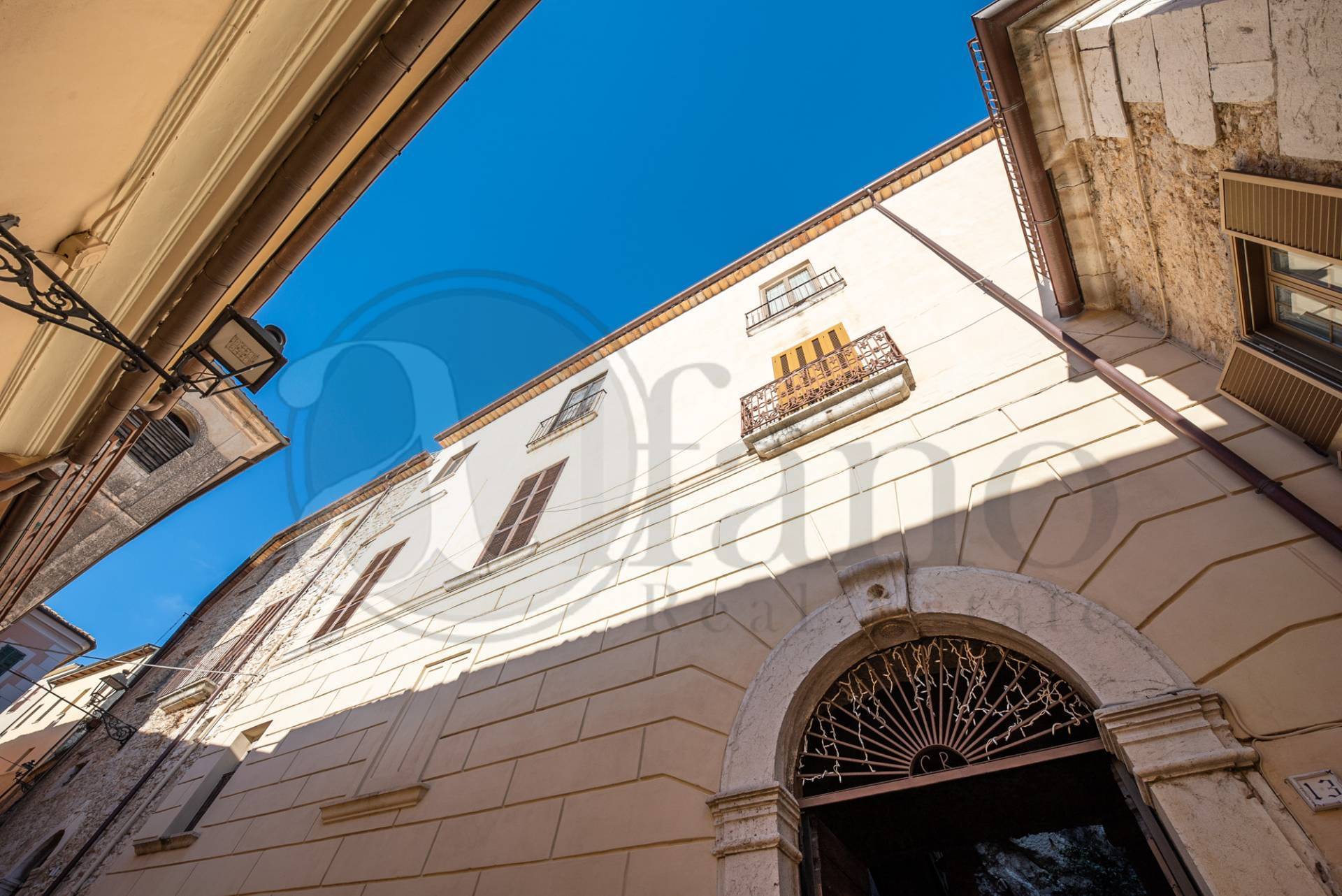 Palazzo storico in vendita a Rocca d'Arce