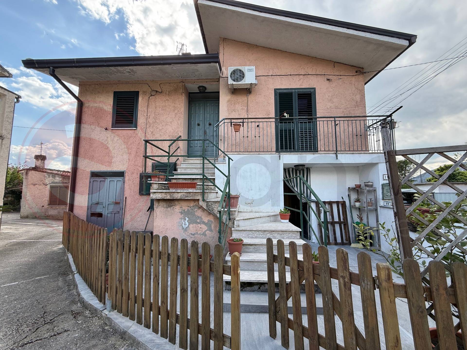 soluzione semiindipendente in vendita a Cervaro