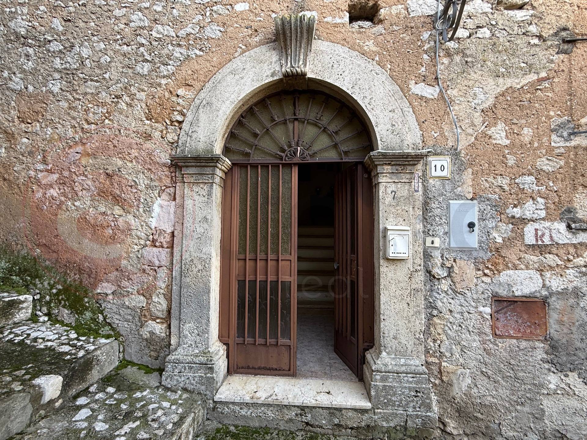 Abitazioni tipiche storiche in vendita a Roccasecca, Caprile