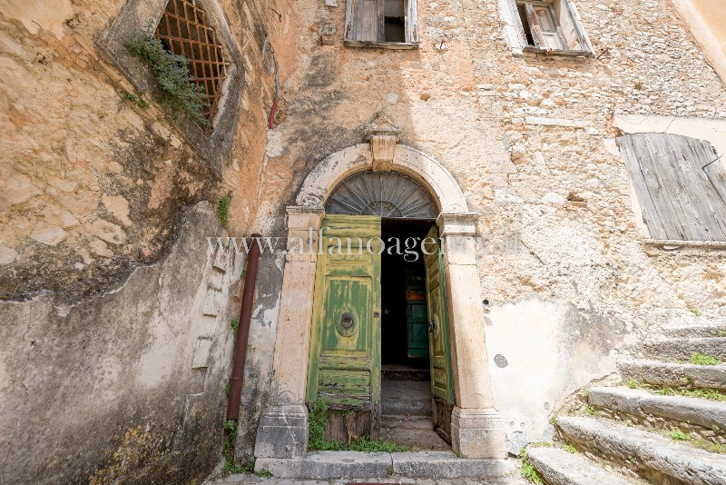 Abitazioni tipiche storiche in vendita a Fontana Liri, Fontana Liri Superiore