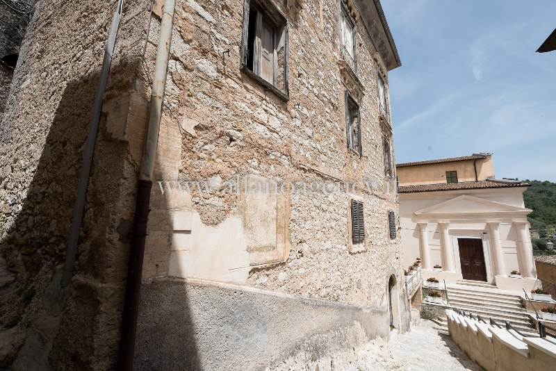Abitazioni tipiche storiche in vendita a Fontana Liri, Fontana Liri Superiore