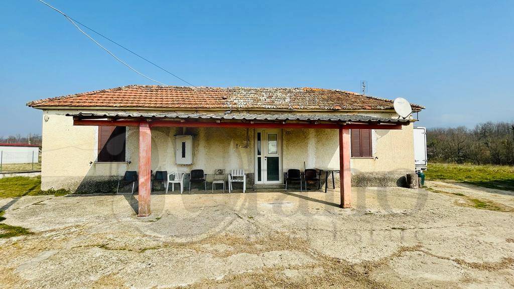 Casale di campagna in vendita a Colfelice