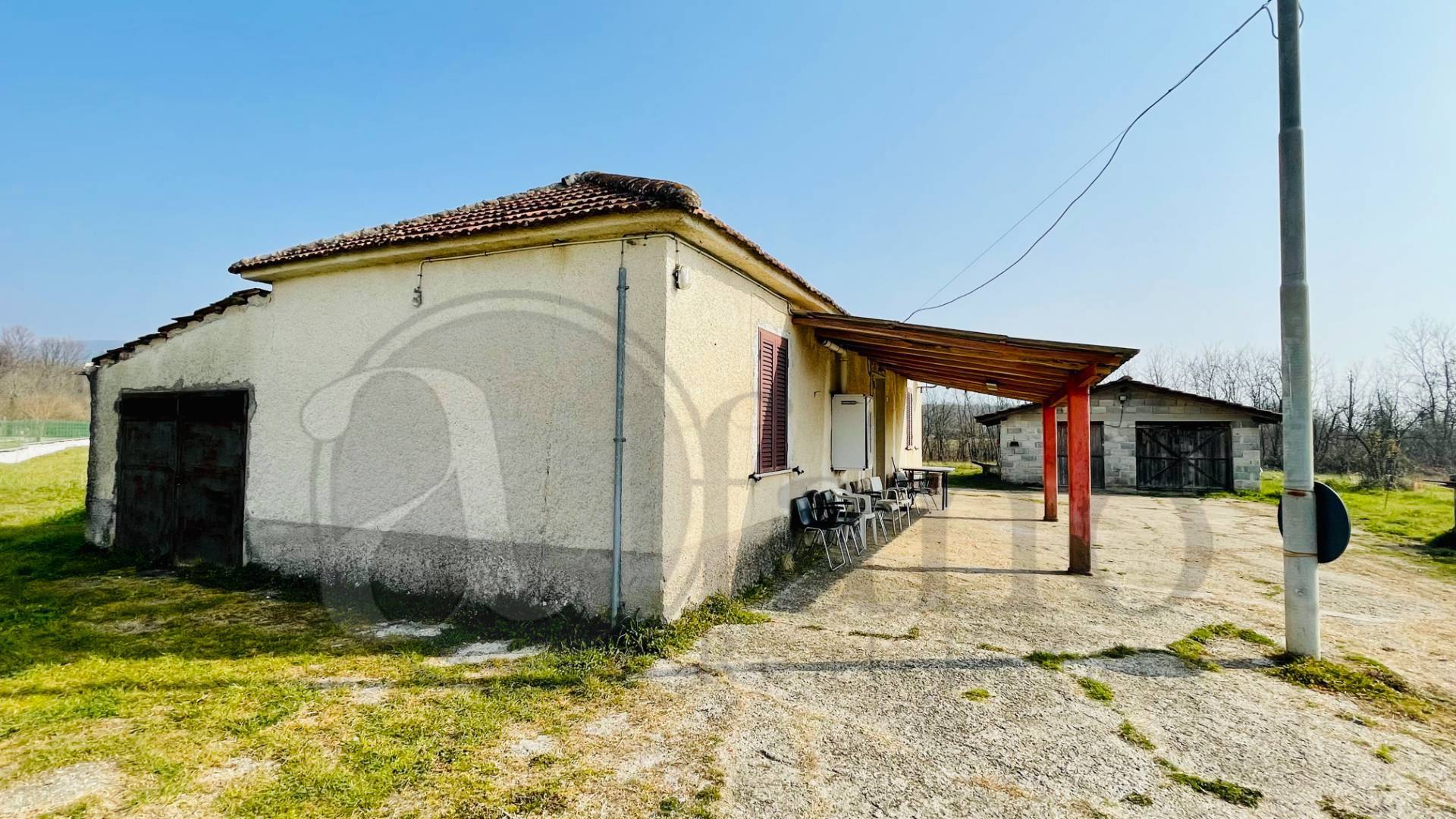 Casale di campagna in vendita a Colfelice