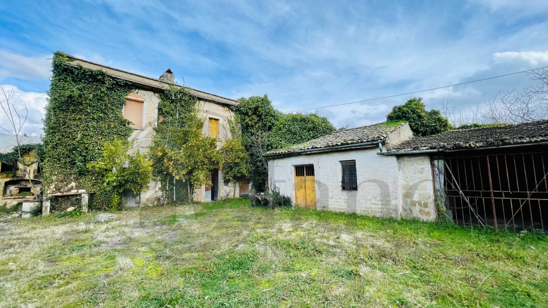 Casale di campagna in vendita a Roccasecca