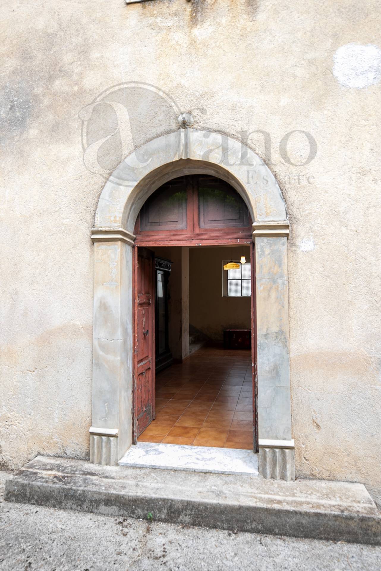 Casale di campagna in vendita a Paterno