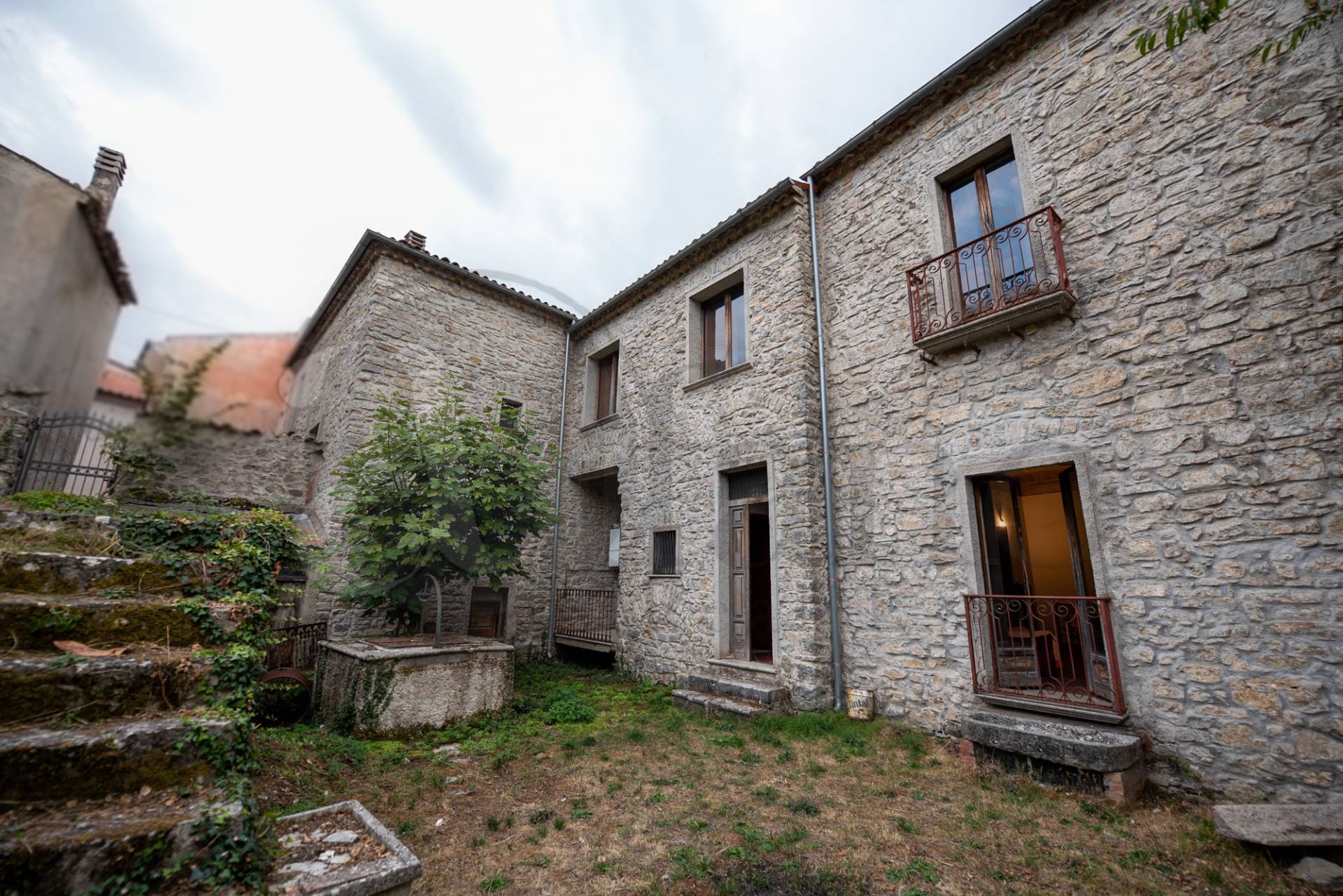 Abitazioni tipiche storiche in vendita a Sasso di Castalda