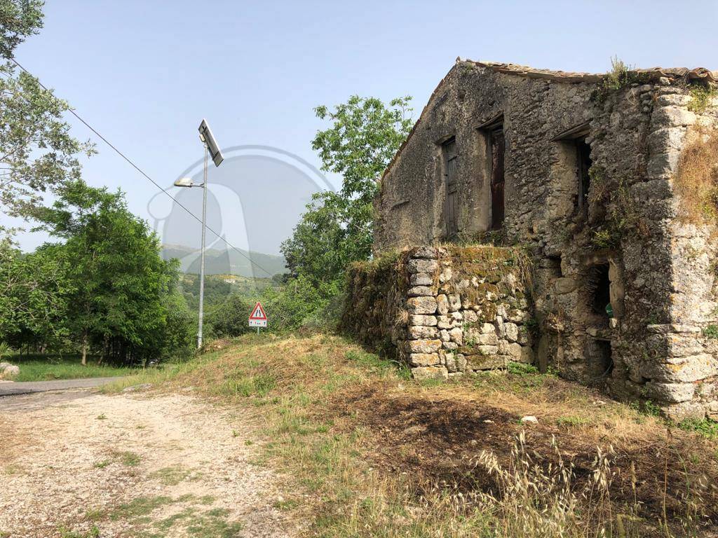 Rudere in vendita a Santopadre