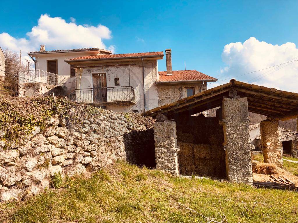 Casale di campagna in vendita a Santopadre