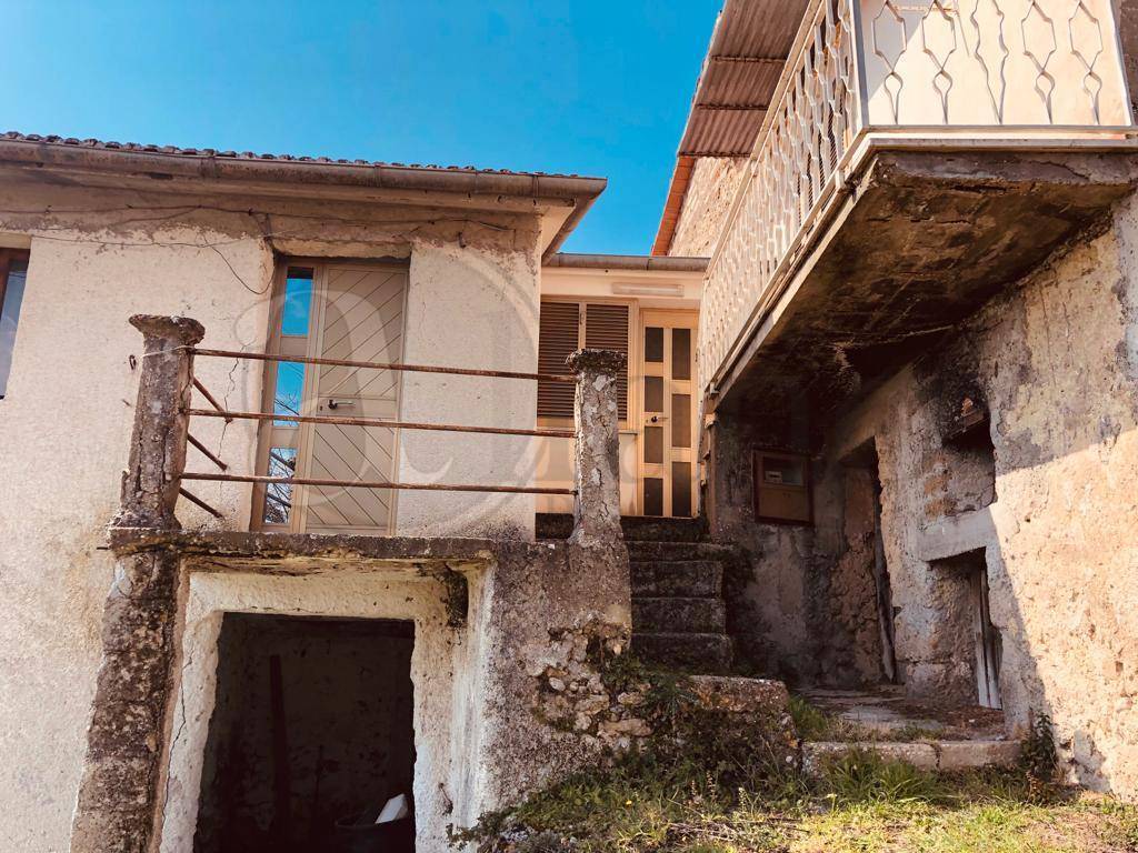 Casale di campagna in vendita a Santopadre