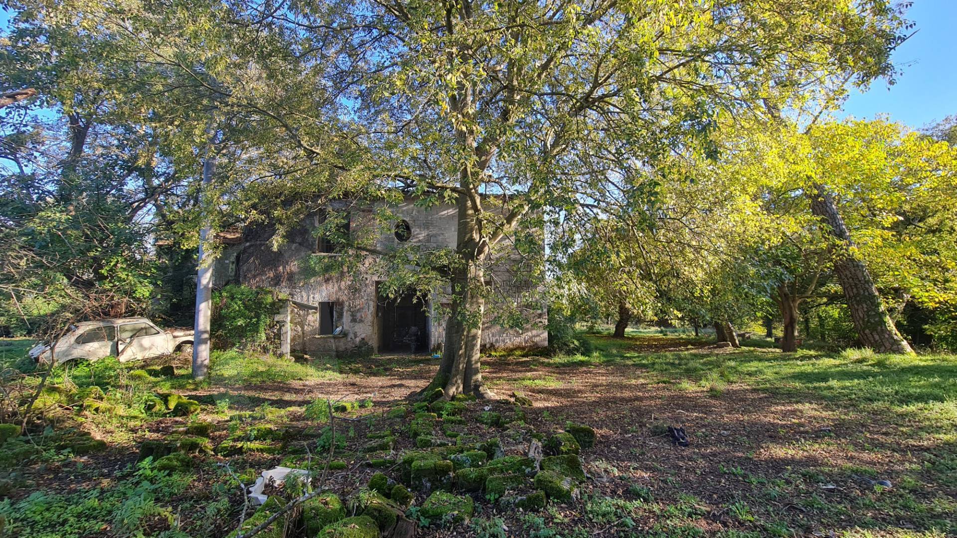 Casale di campagna in vendita a Aquino