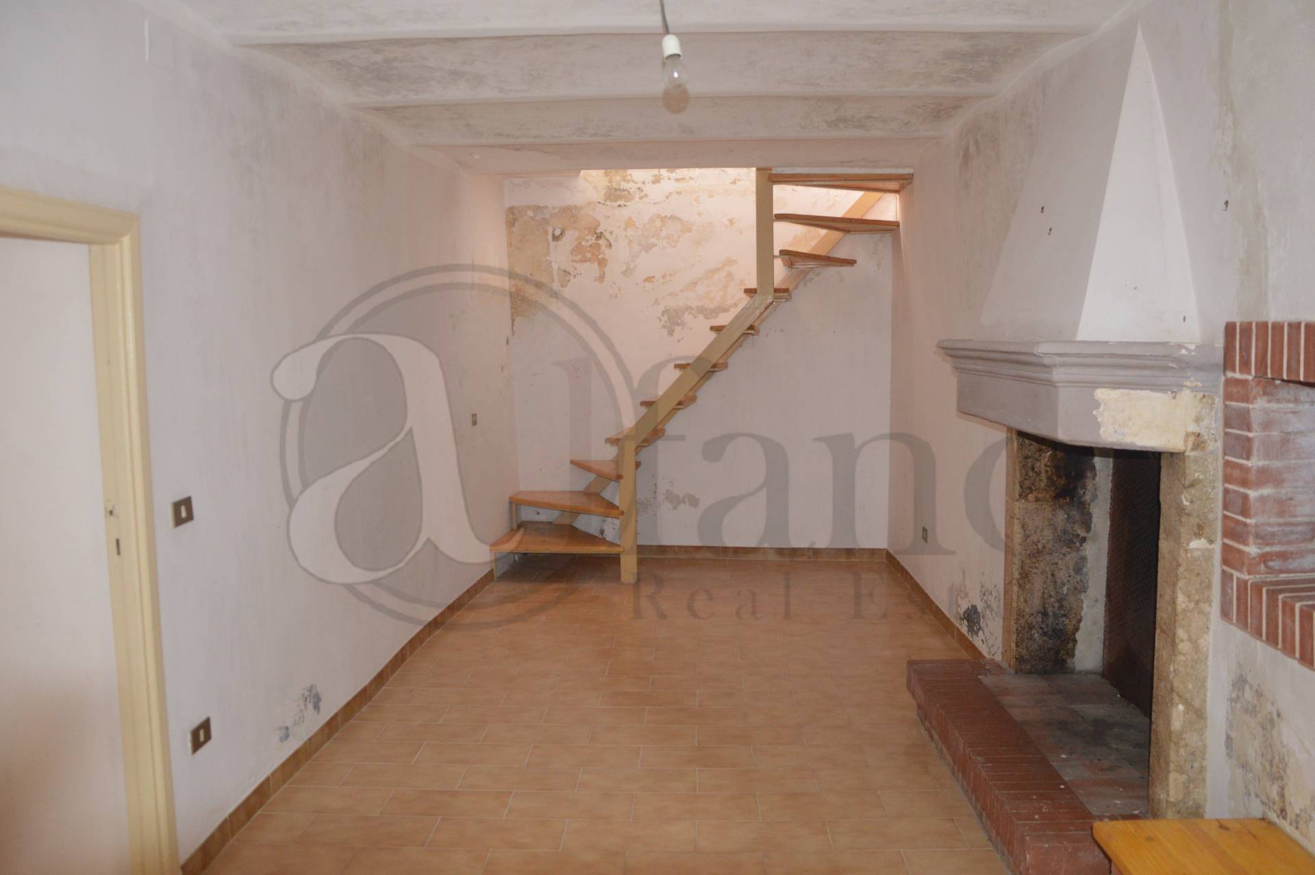 Abitazioni tipiche storiche in vendita a Settefrati