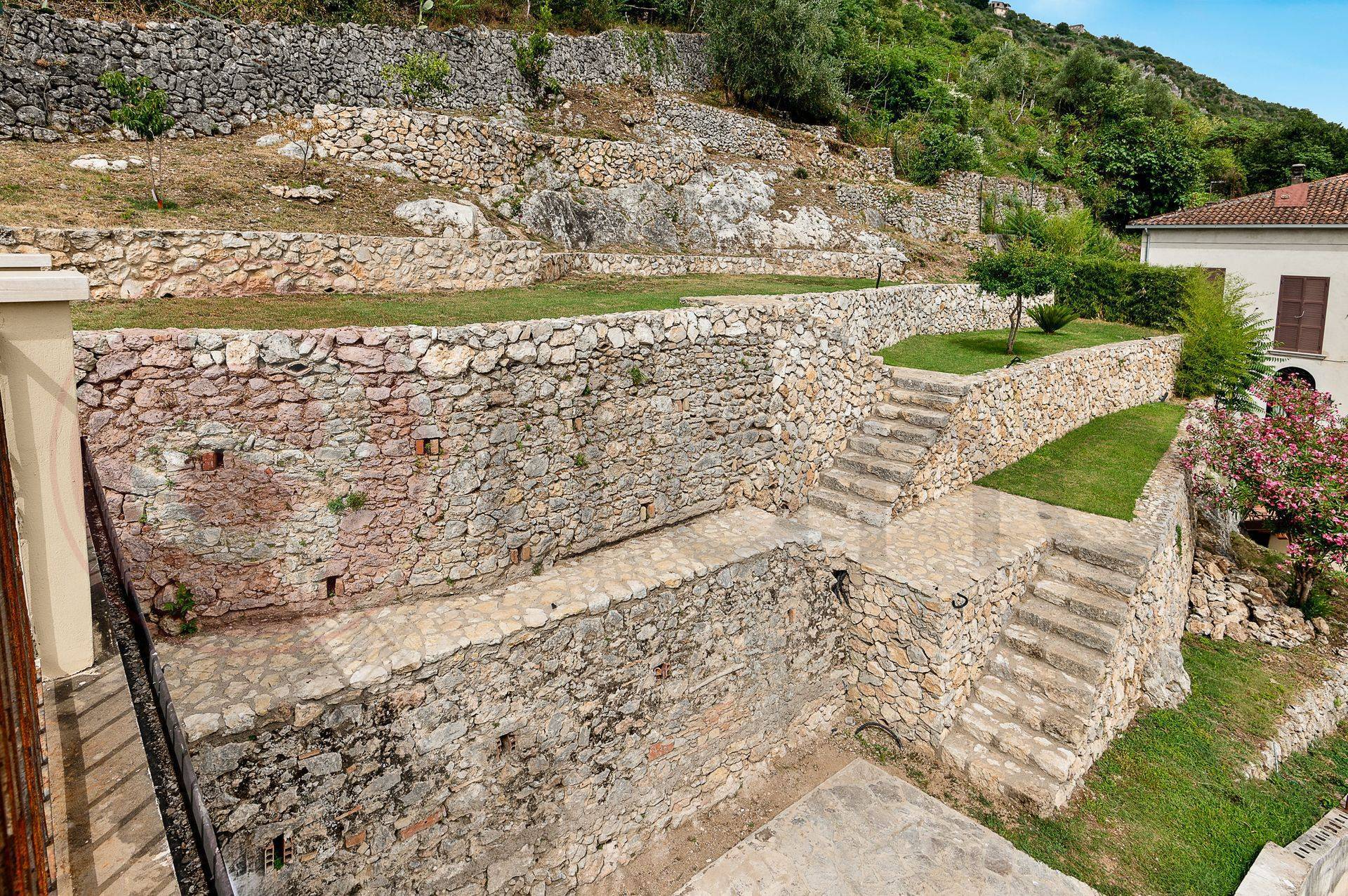 Abitazioni tipiche storiche in vendita a Arce