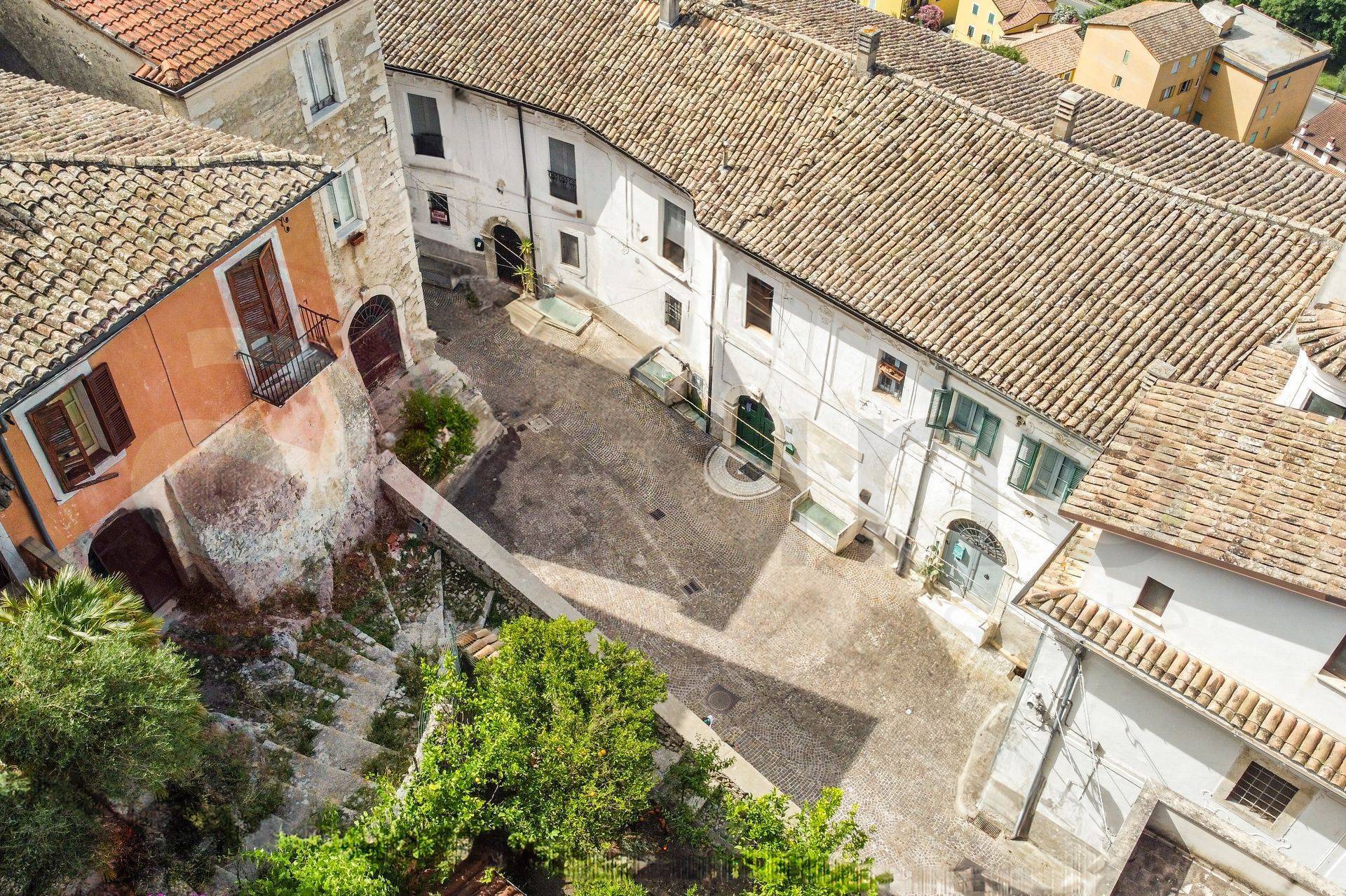 Abitazioni tipiche storiche in vendita a Arce