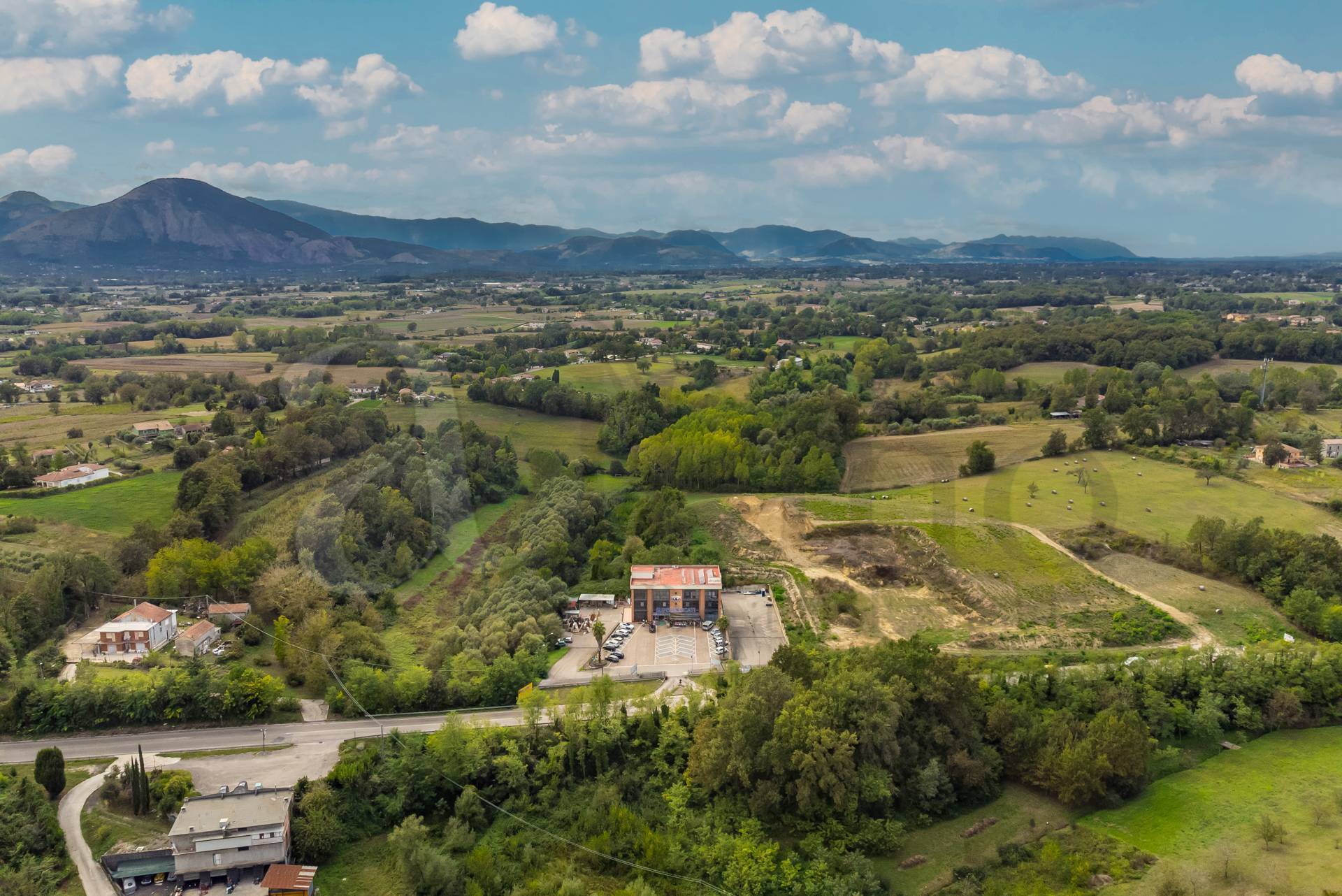 Locale commerciale in vendita a Pignataro Interamna