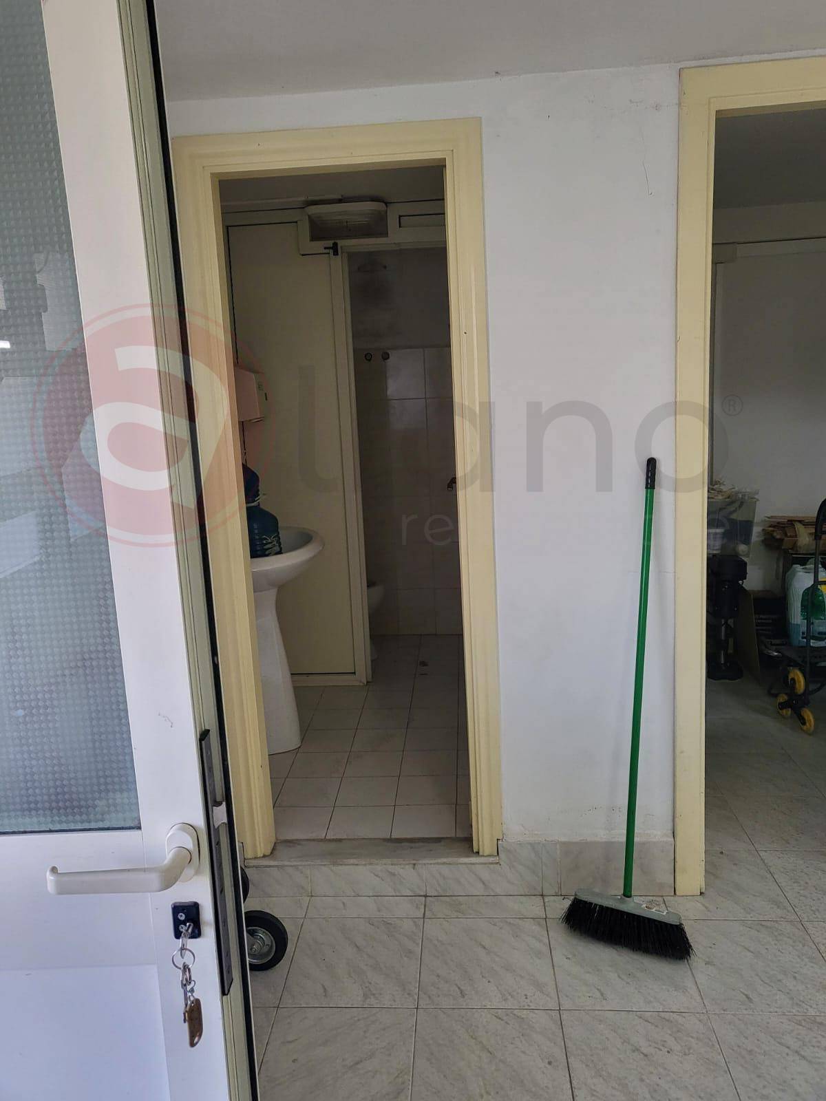 Locale commerciale in vendita a Cassino