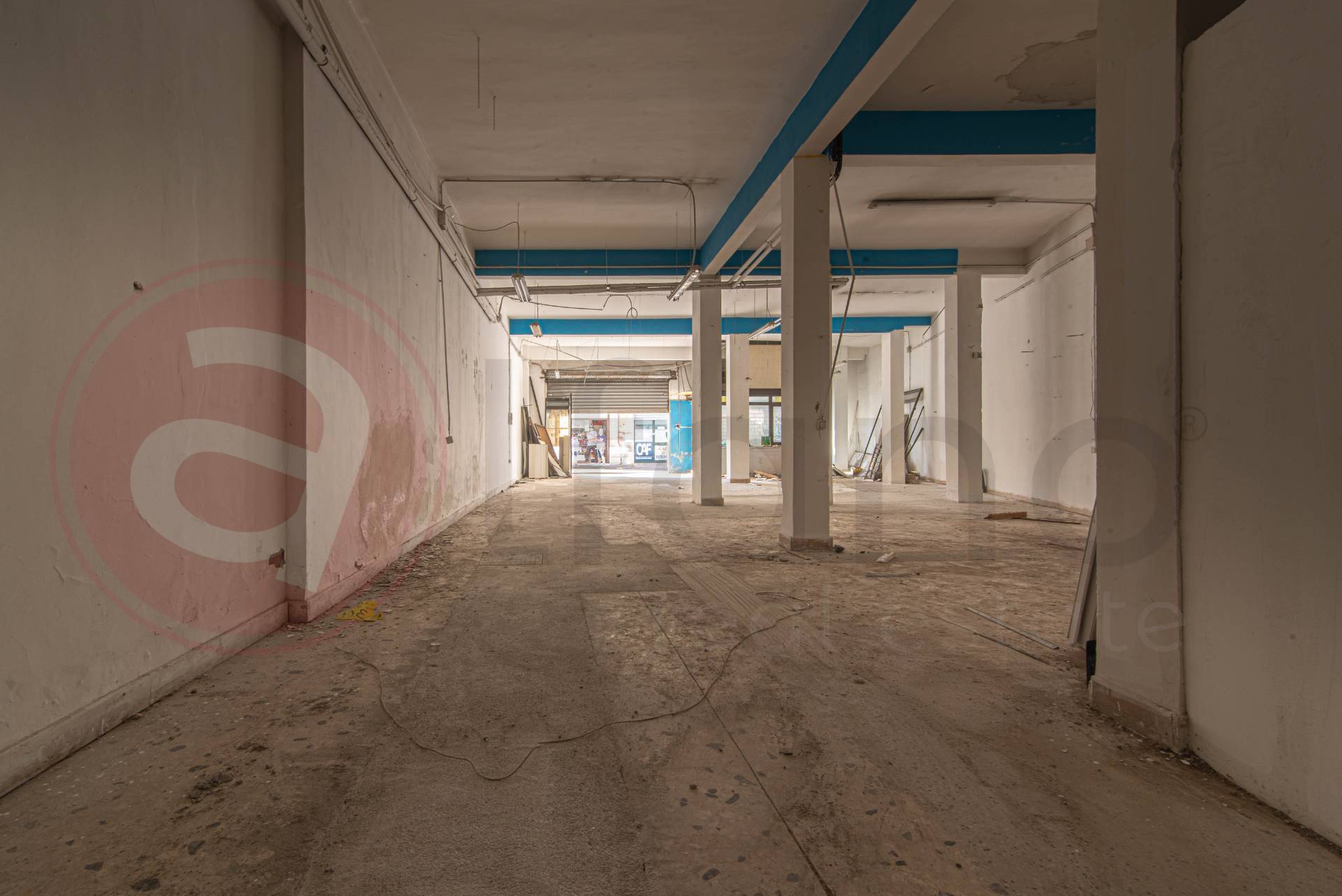 Locale commerciale in vendita a Terracina