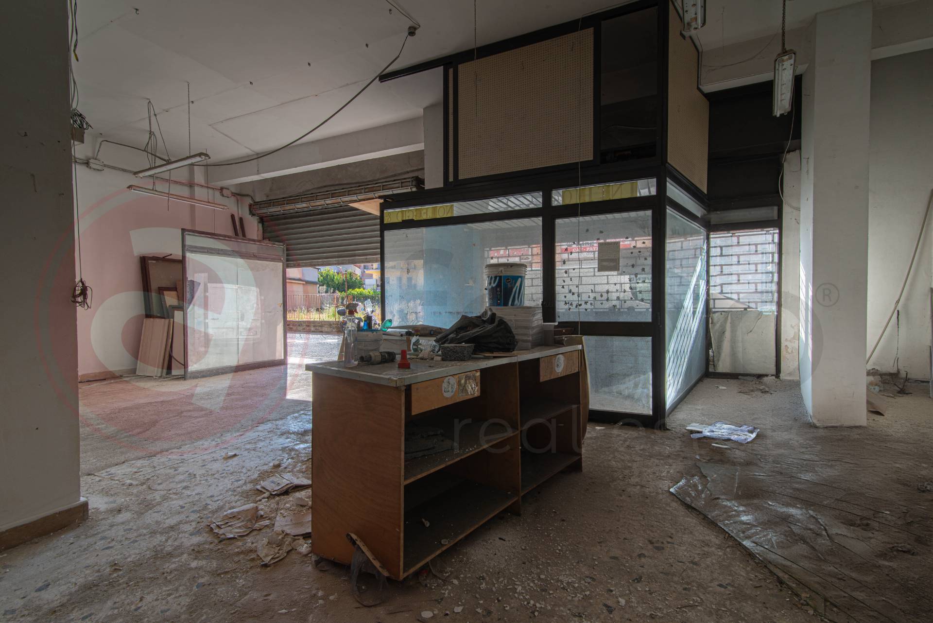 Locale commerciale in vendita a Terracina