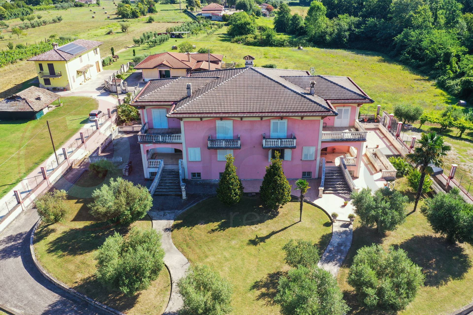 Villa bifamiliare in vendita a San Giovanni Incarico