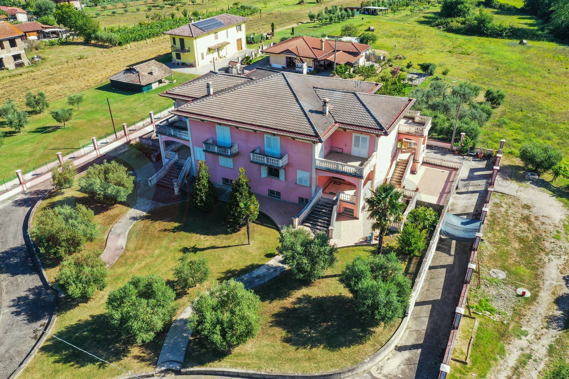 Villa bifamiliare in vendita a San Giovanni Incarico