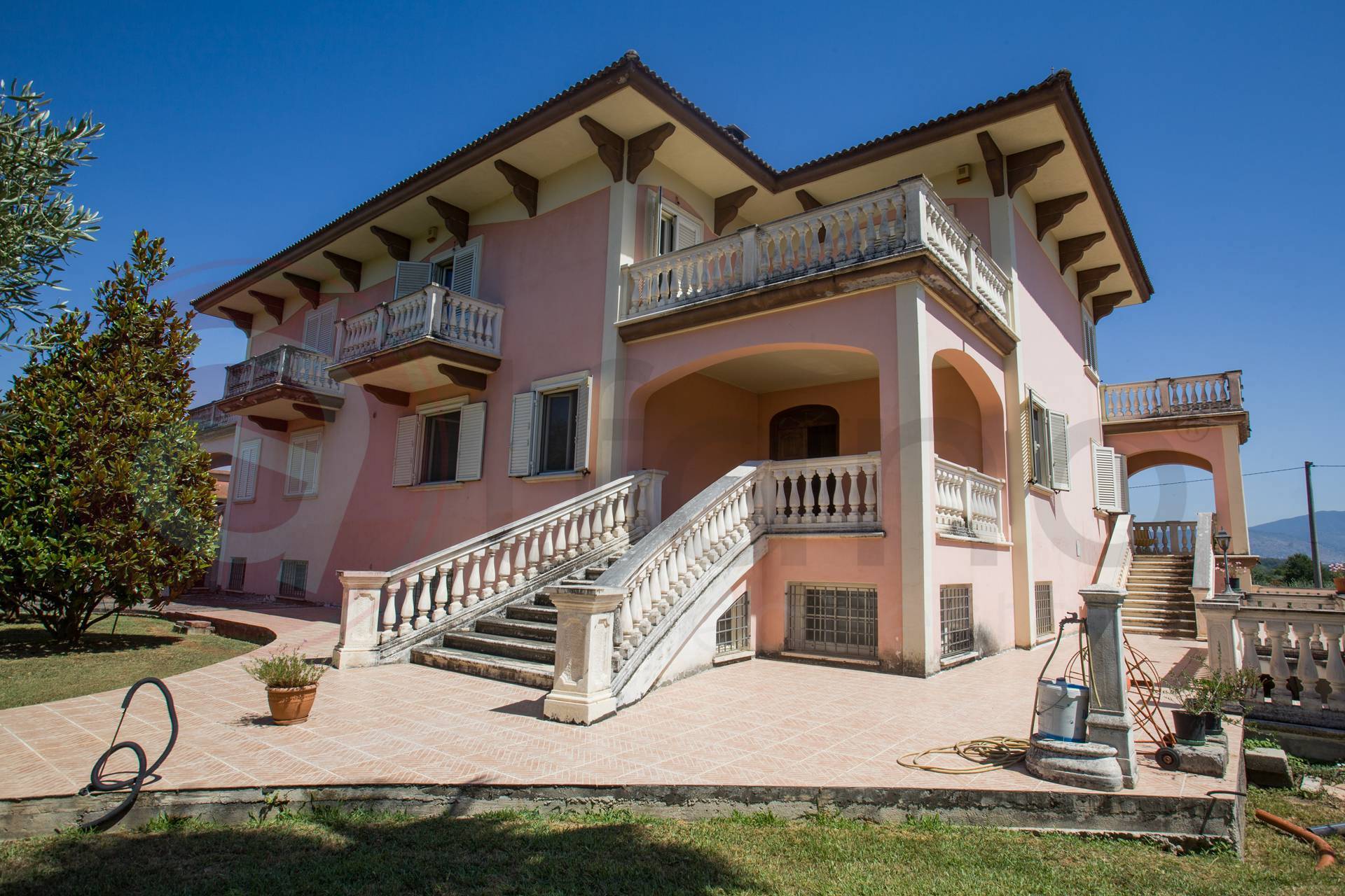 Villa bifamiliare in vendita a San Giovanni Incarico