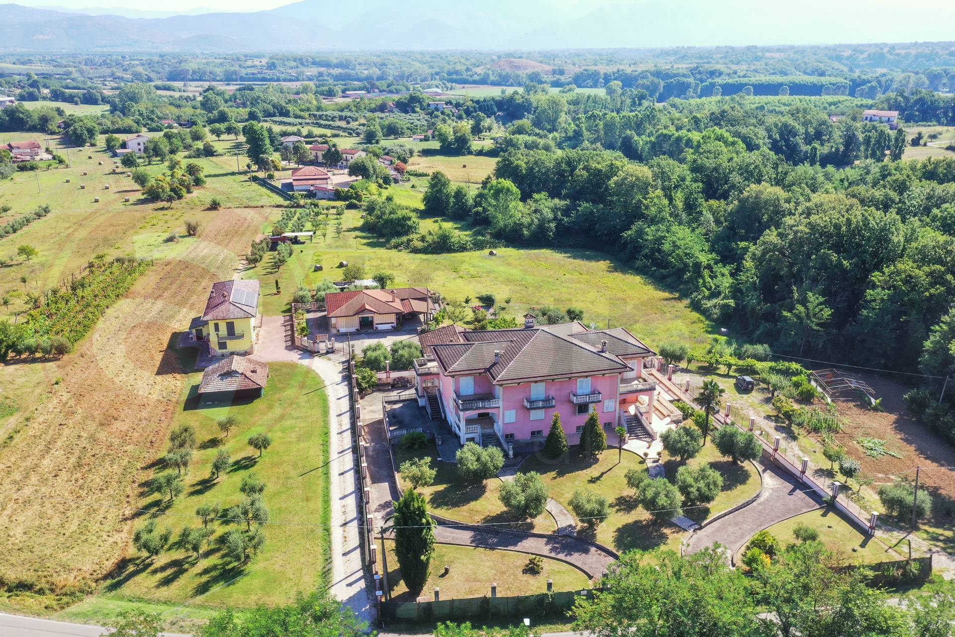 Villa bifamiliare in vendita a San Giovanni Incarico