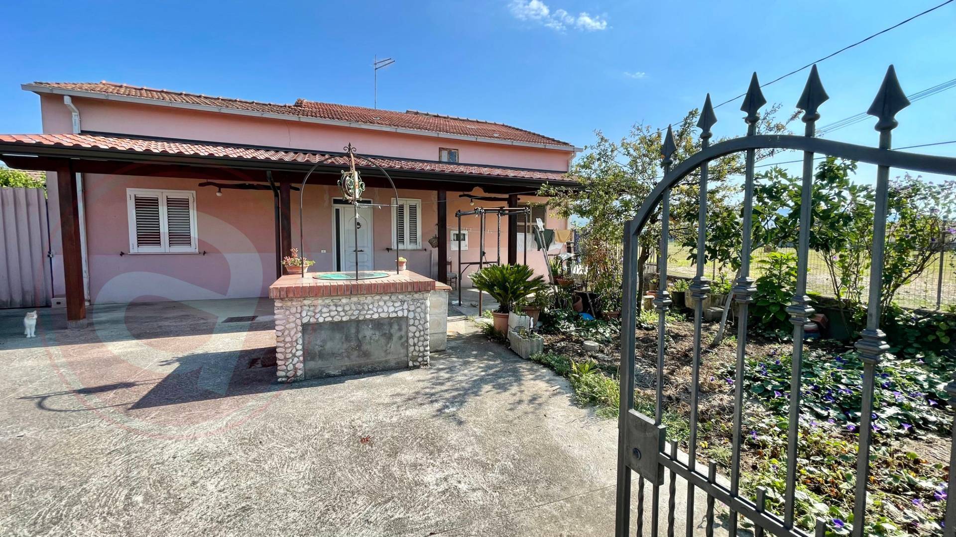 soluzione semiindipendente in vendita a Aquino