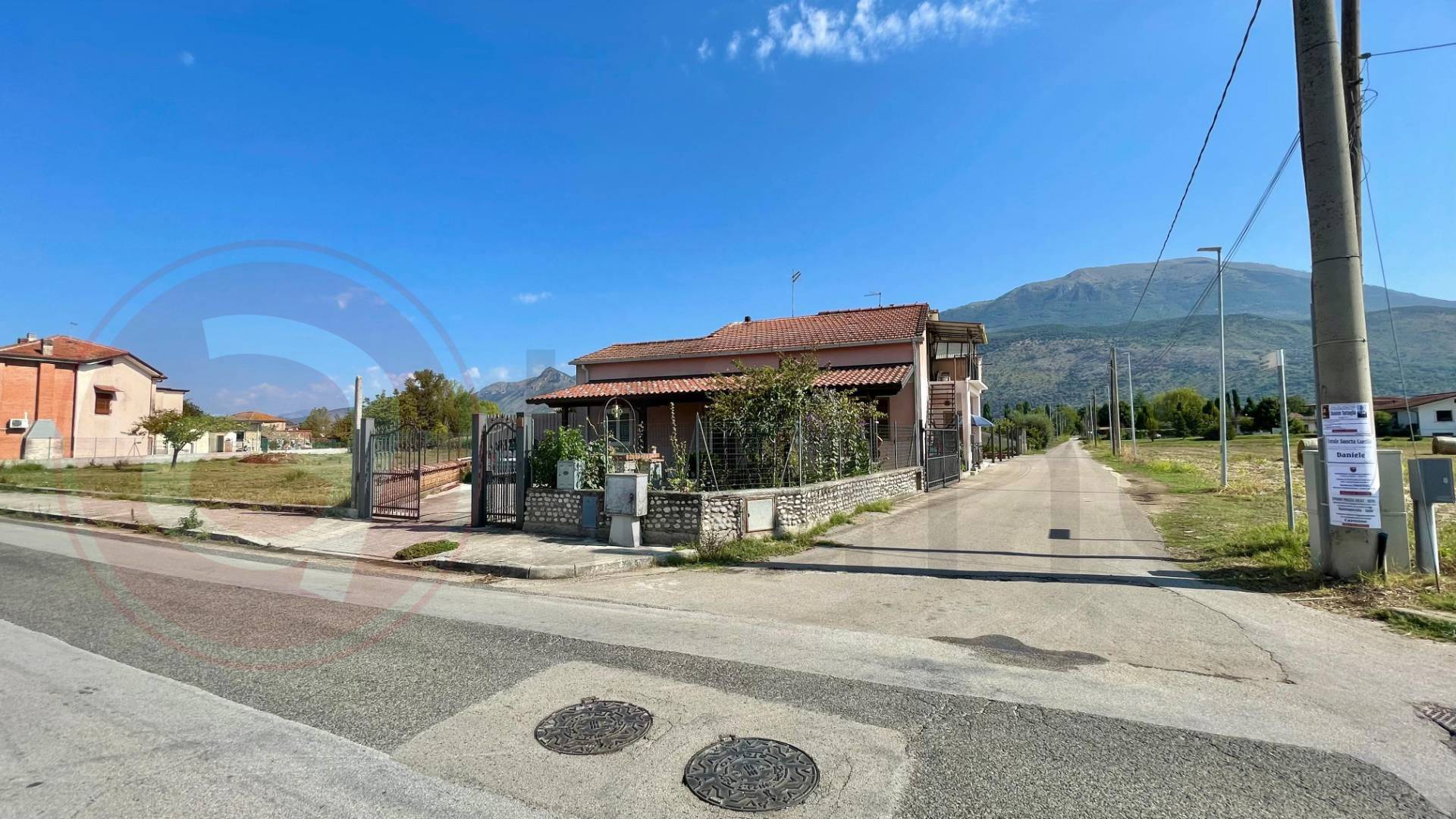 soluzione semiindipendente in vendita a Aquino