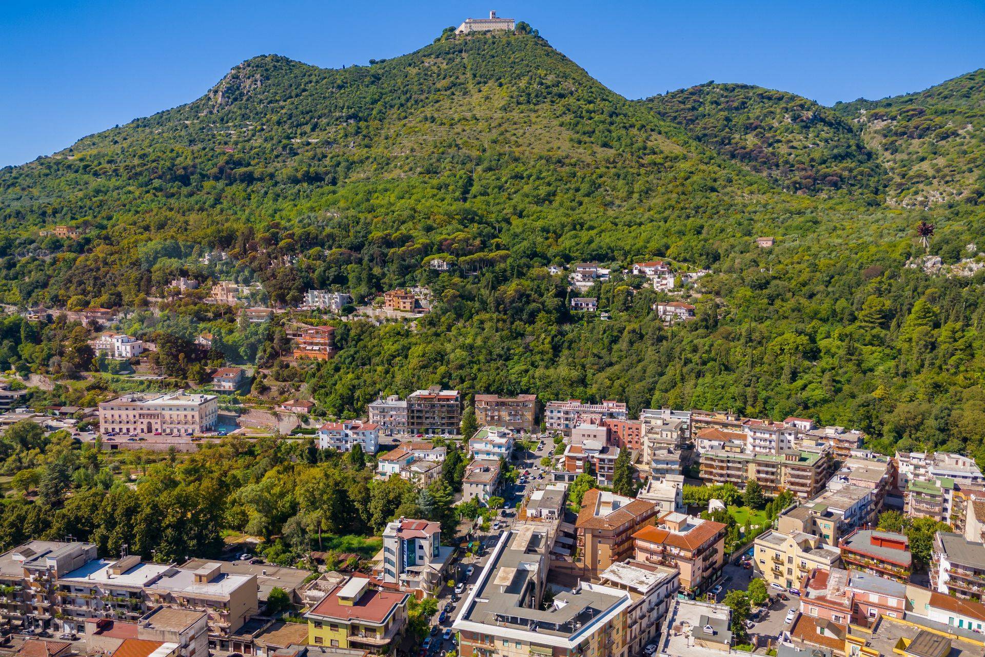 Palazzo intero stabile in vendita a Cassino