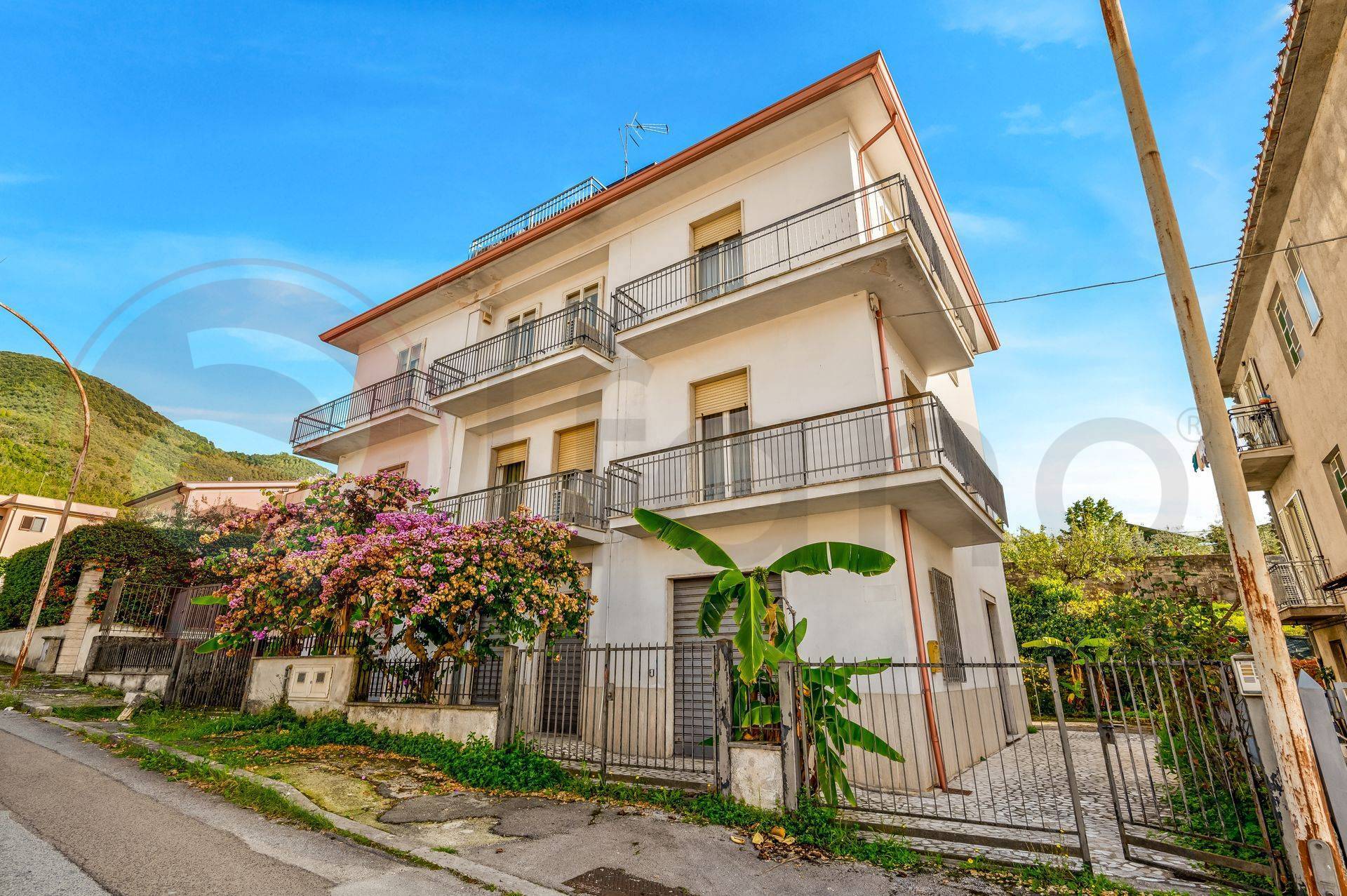 Palazzo intero stabile in vendita a Sant'Elia Fiumerapido