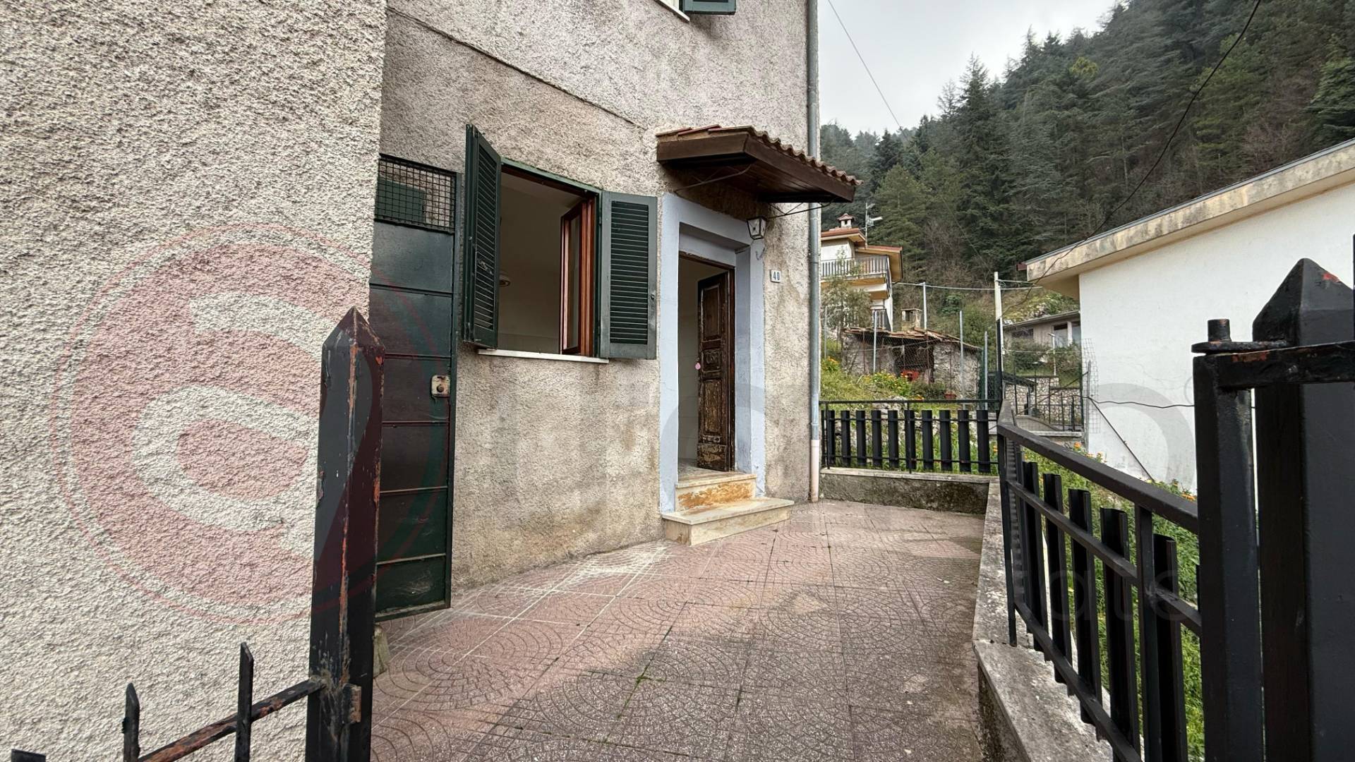 Palazzo intero stabile in vendita a Piglio