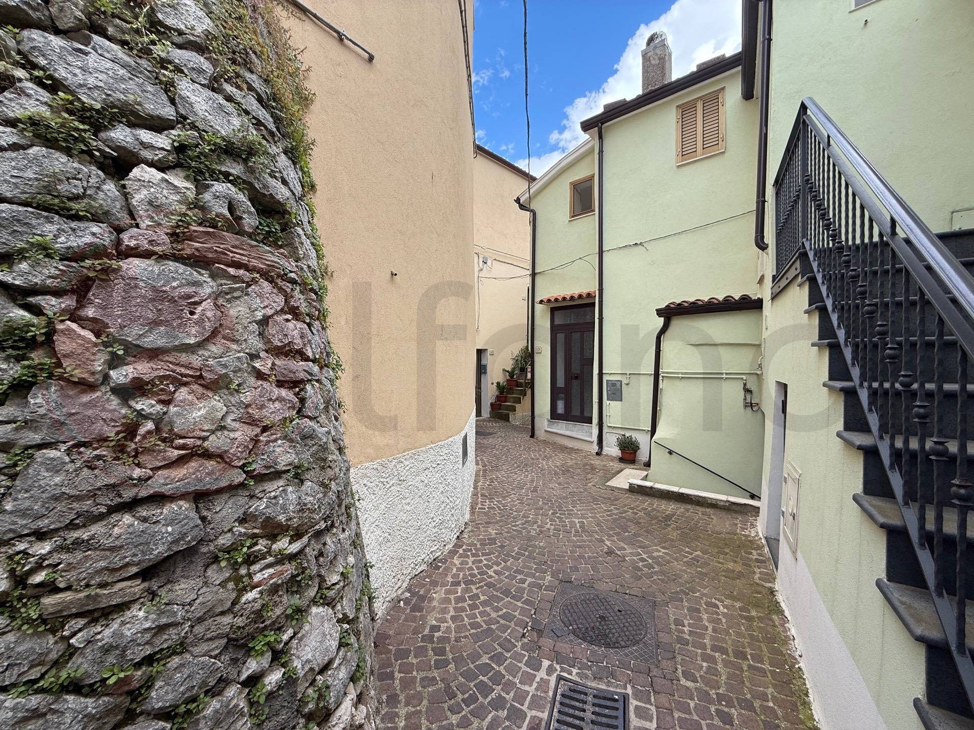 Abitazioni tipiche storiche in vendita a Ciorlano